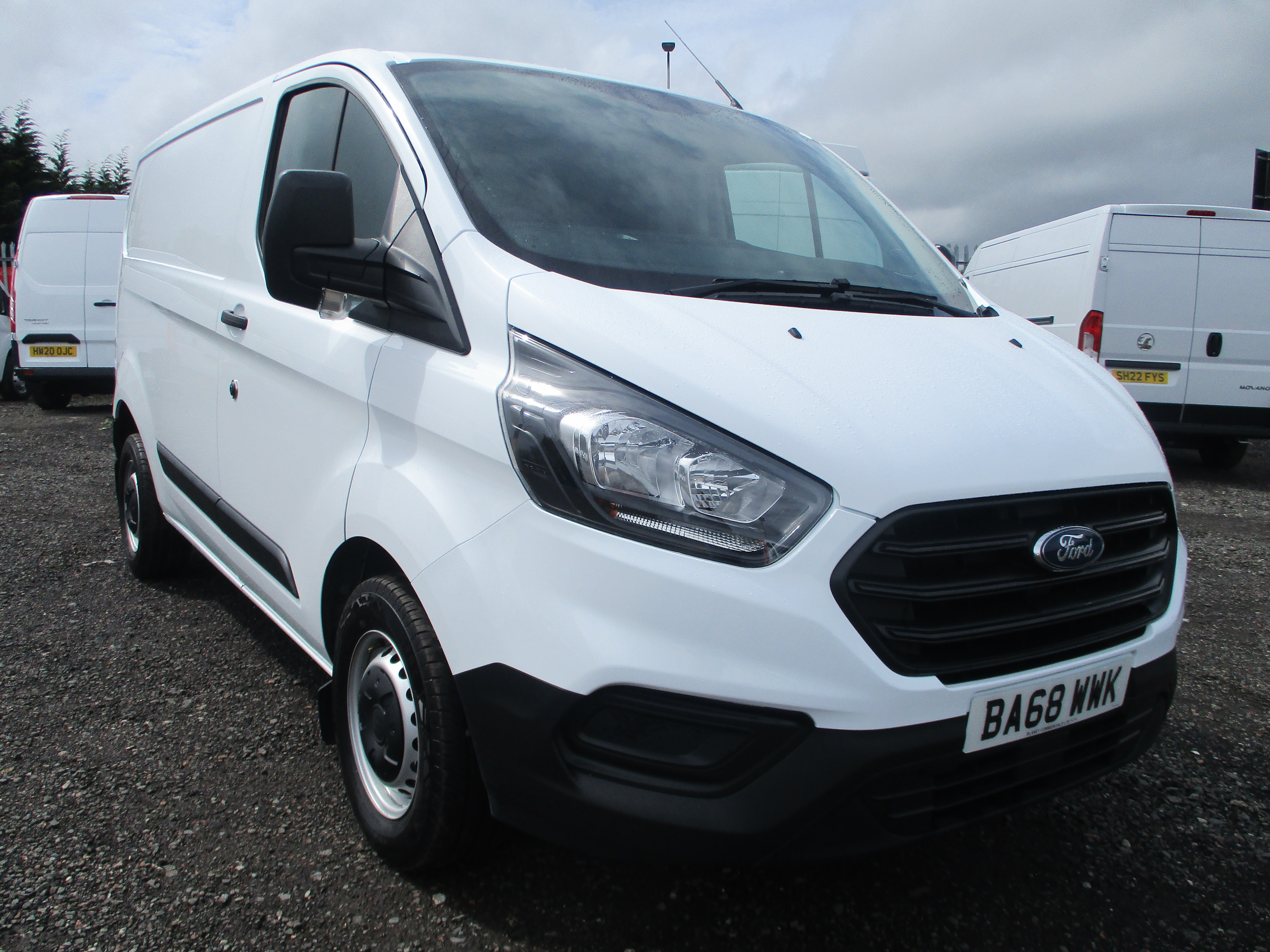 Ford Custom 300 L1H1 2.0TDCi 105PS SWB Low Roof Panel Van ( &pound;1,000 OFF RRP )