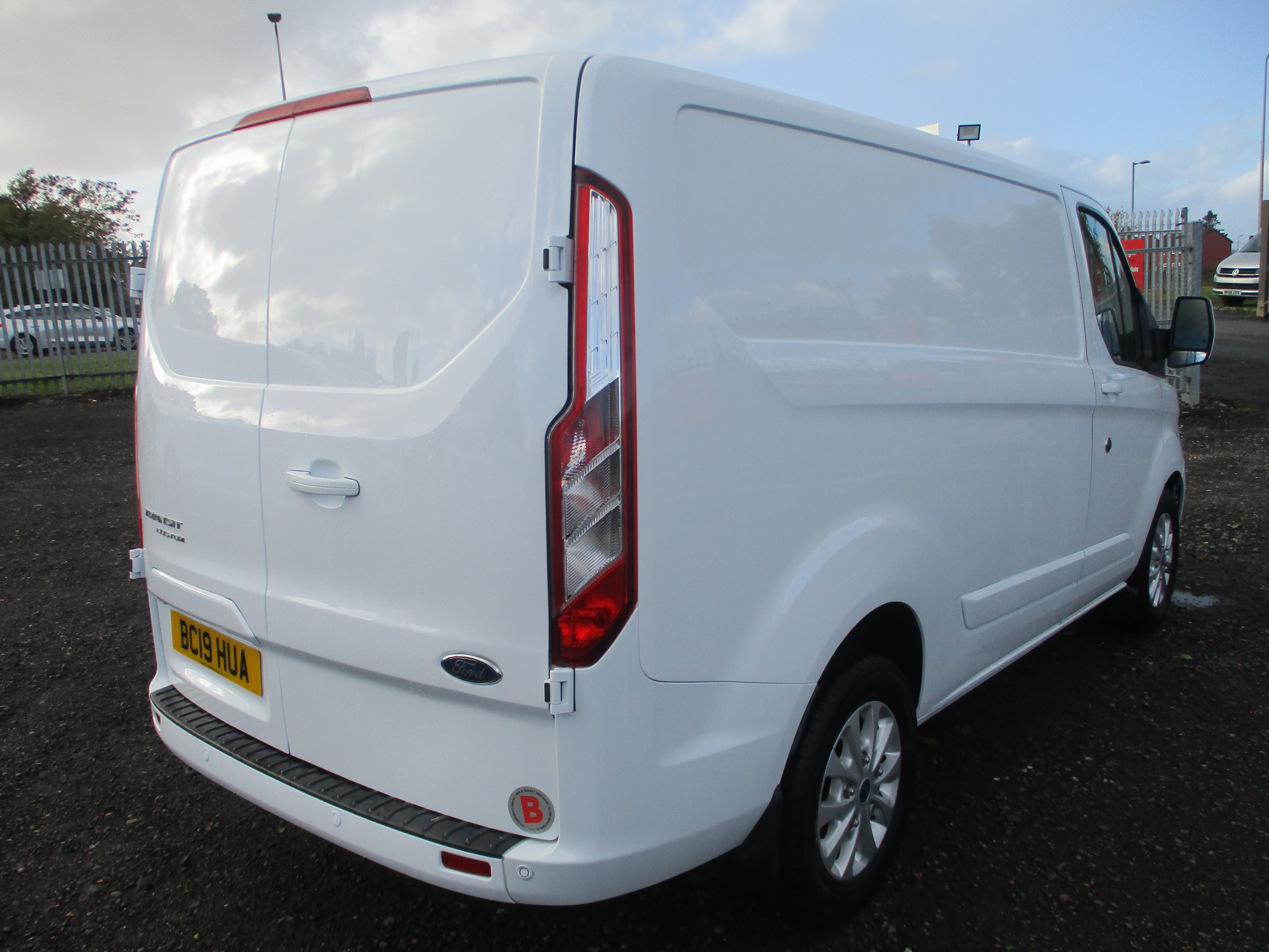 Ford Custom 300 L1H1 2.0 EcoBlue 130PS LIMITED Panel Van with AIR CON ( £600 OFF RRP )