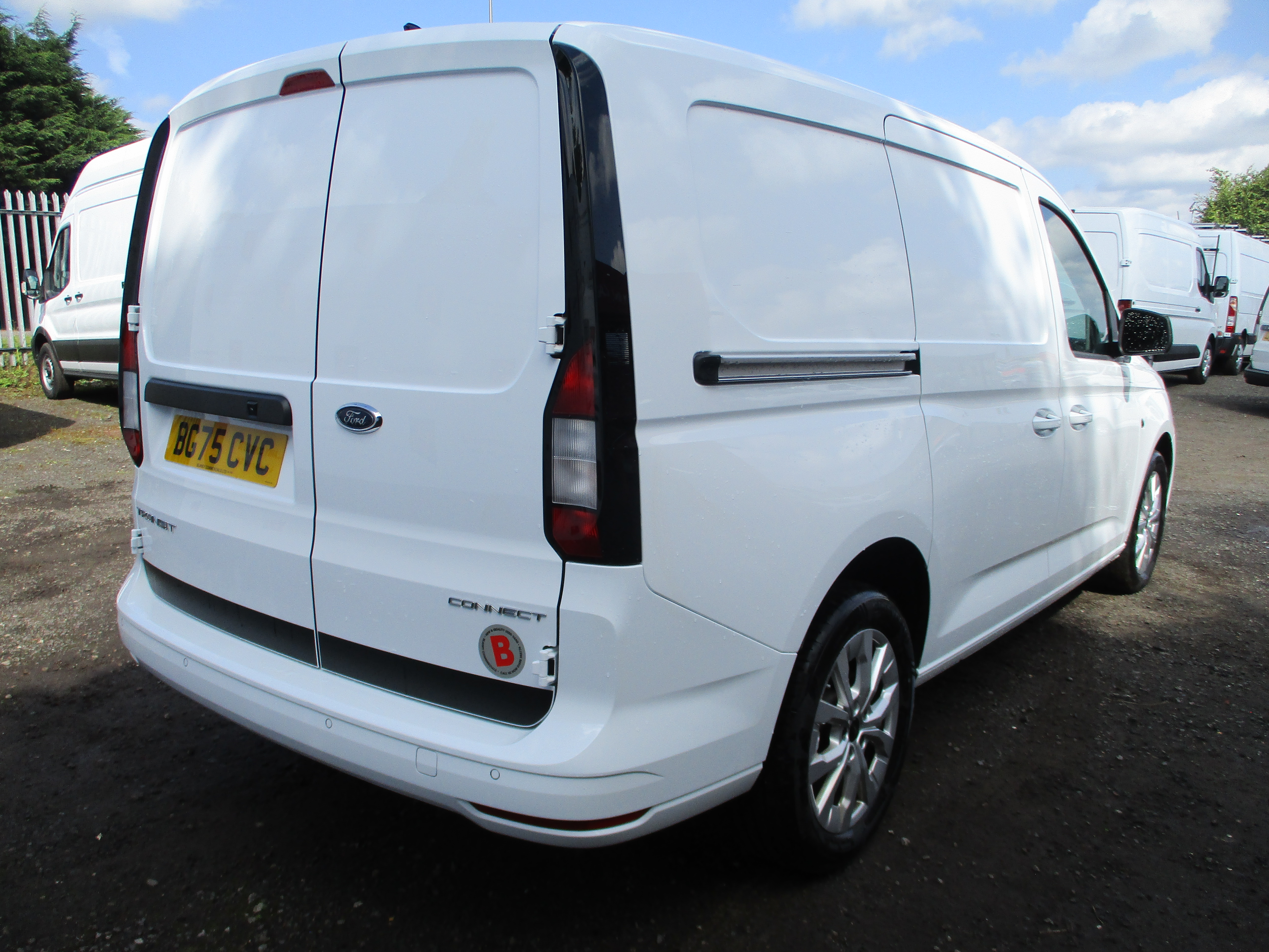 Ford Transit Connect 230 L2 2.0 EcoBlue 102PS Limited Van (STUNNING VAN UNDER 10,000 MILES)