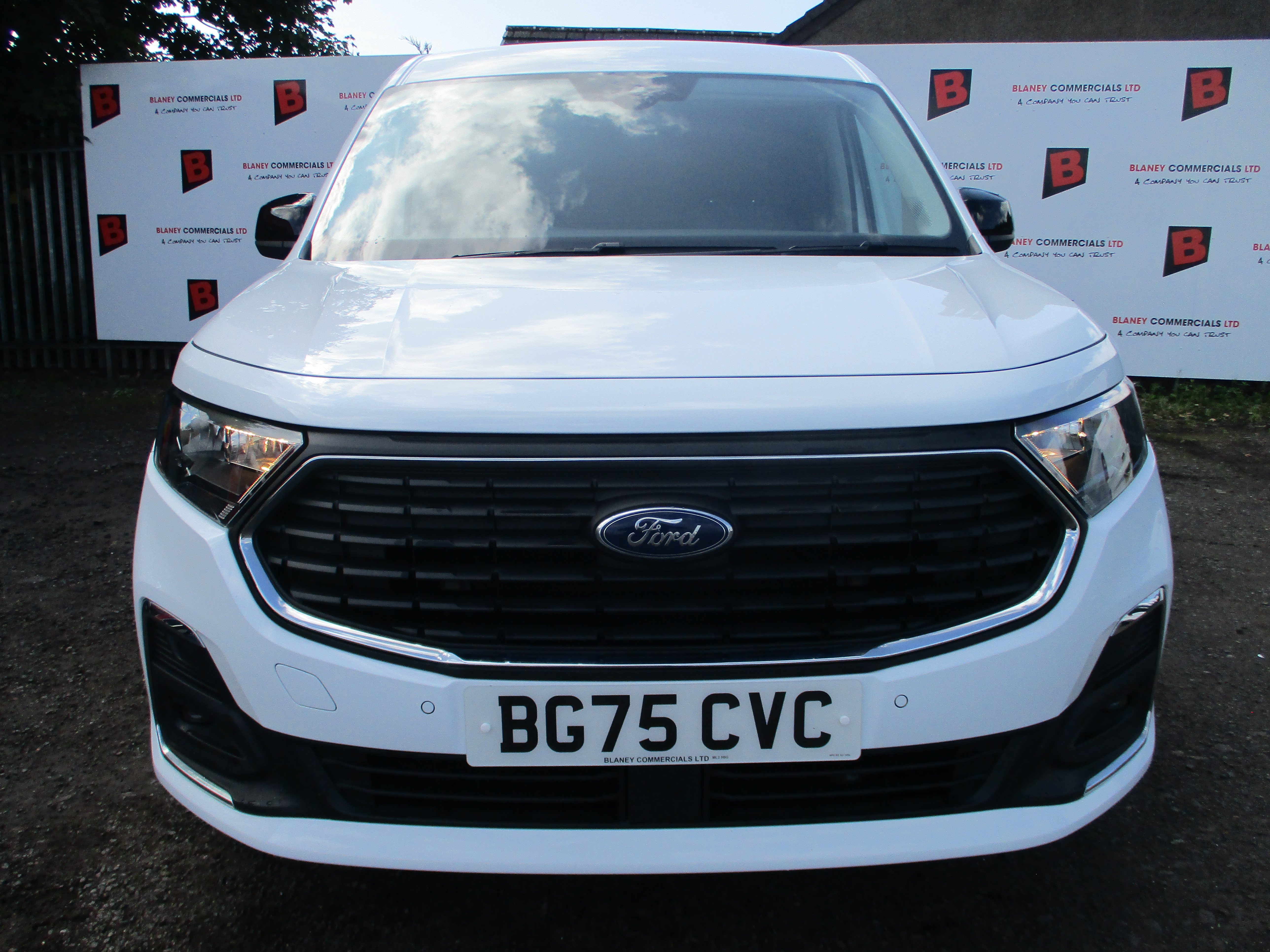 Ford Transit Connect 230 L2 2.0 EcoBlue 102PS Limited Van (STUNNING VAN UNDER 10,000 MILES)