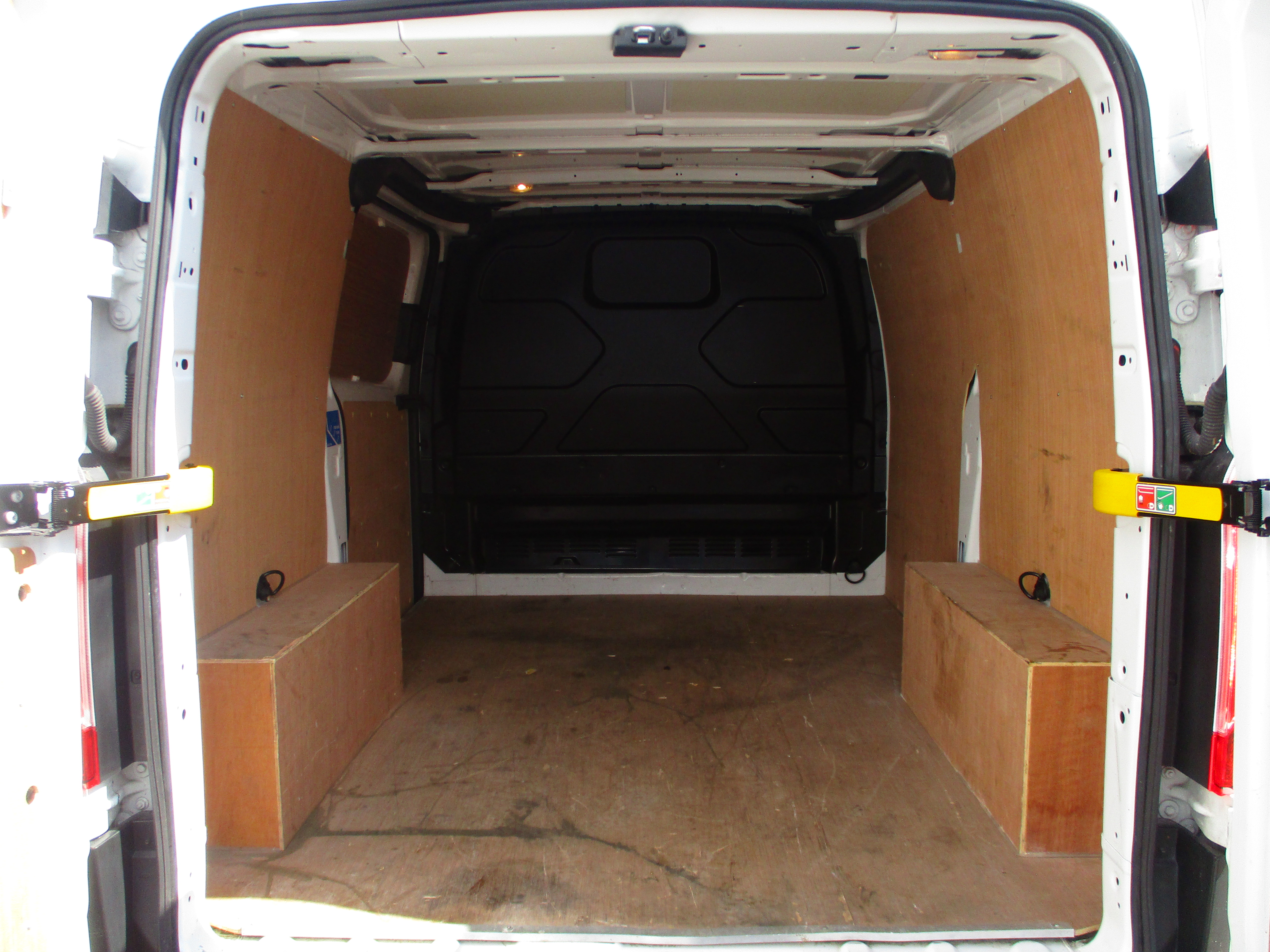 Ford Custom 300 L1H1 2.0TDCi 105PS SWB Low Roof Panel Van ( £400 OFF RRP )