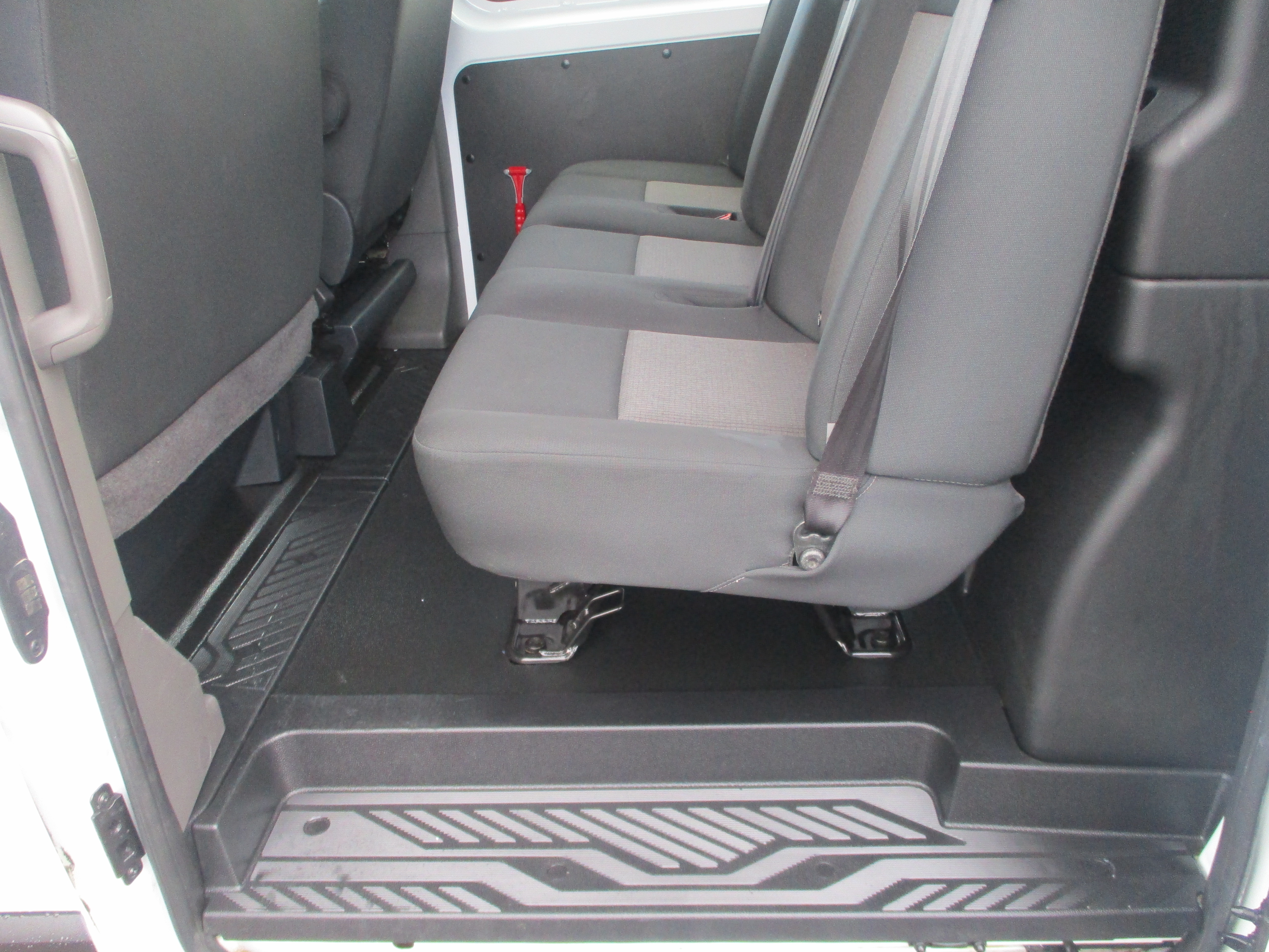 Ford Custom 300 L1H1 2.0 EcoBlue 105PS DCIV ( CREWVAN 6 SEATER ) Leader Van