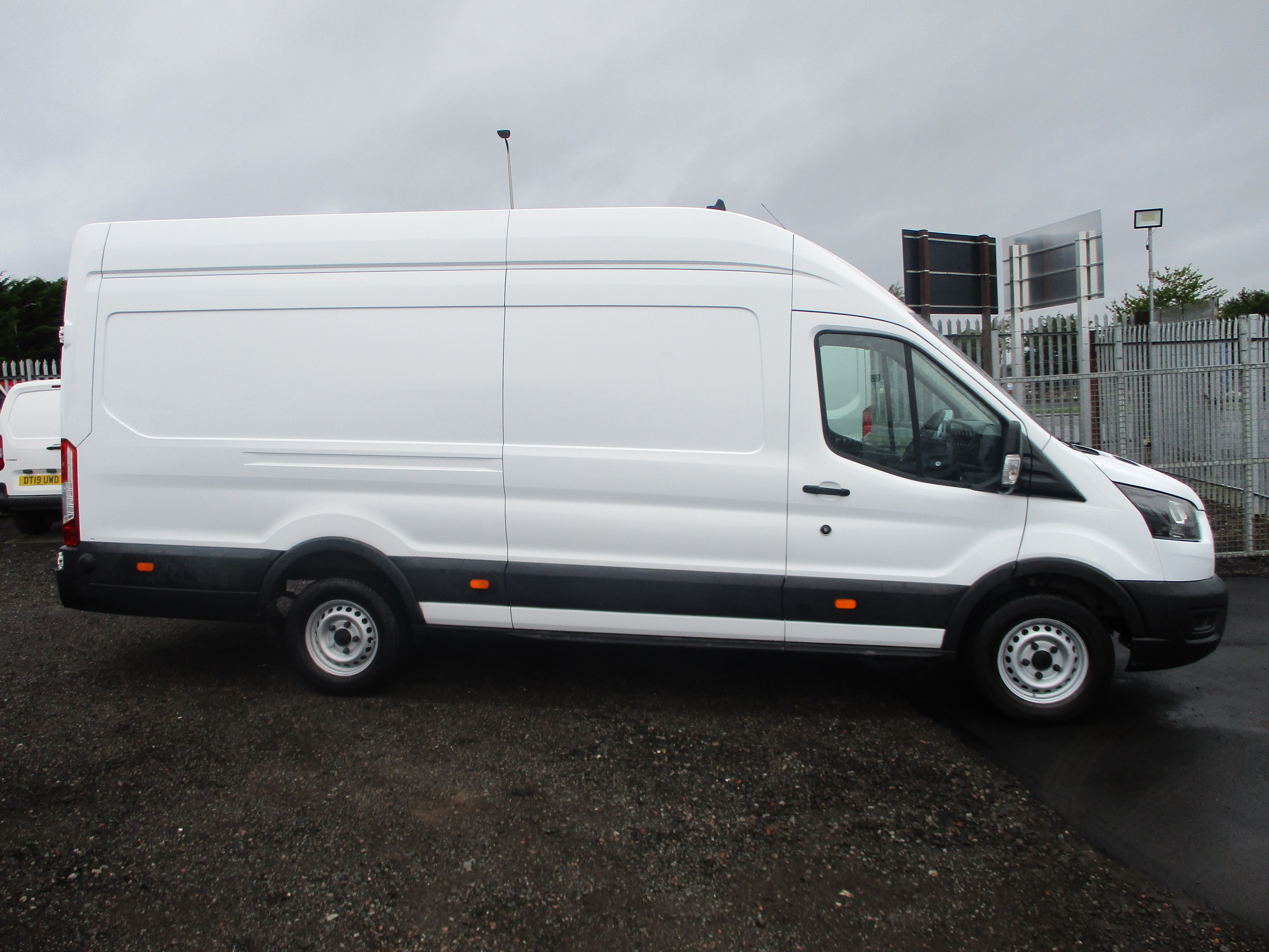 Ford Transit 350 L4H3 JUMBO 2.0 EcoBlue 130PS Leader Van with Air Con ( ONE OWNER FROM NEW WITH HISTORY )