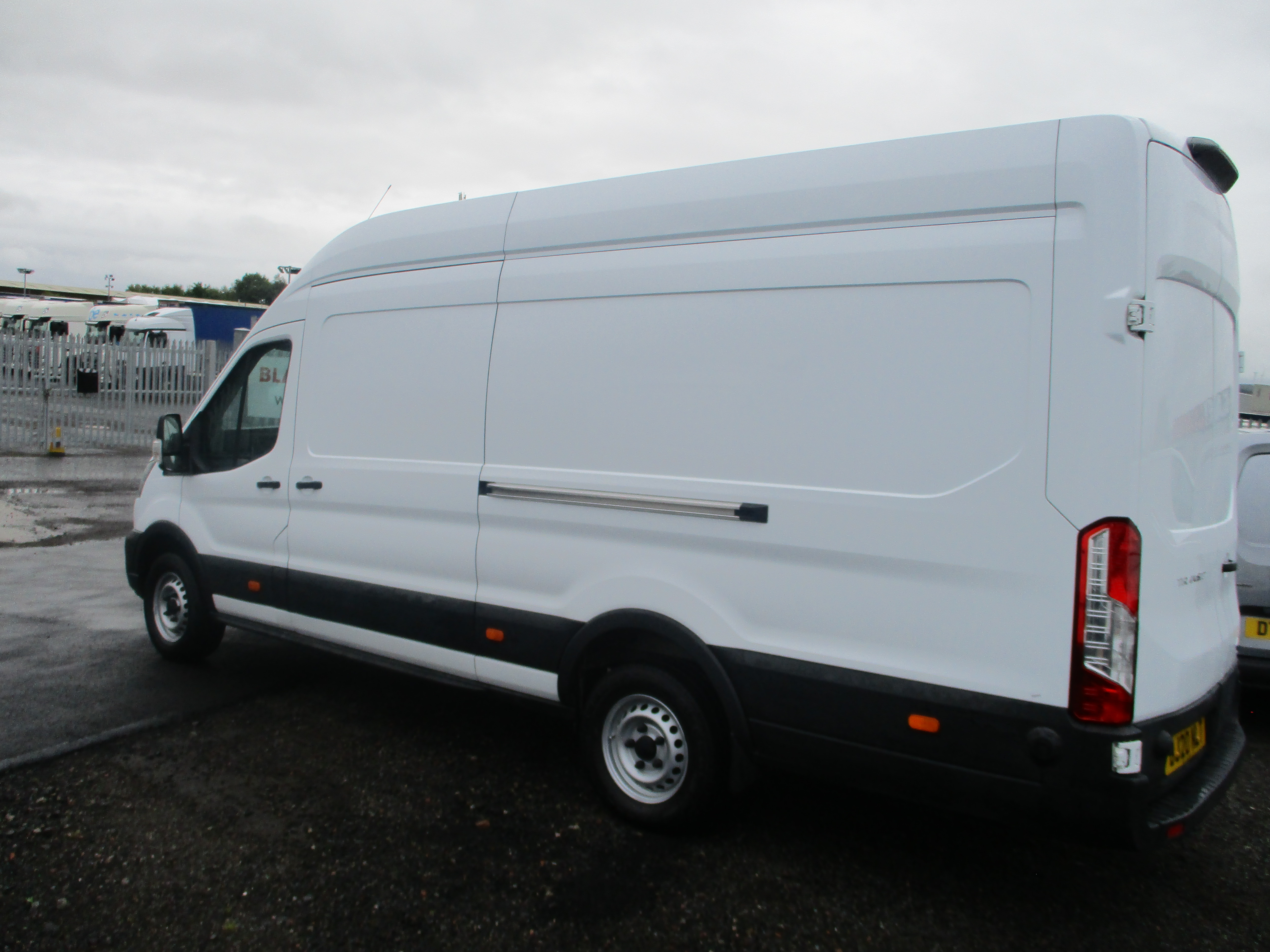 Ford Transit 350 L4H3 JUMBO 2.0 EcoBlue 130PS Leader Van with Air Con ( ONE OWNER FROM NEW WITH HISTORY )