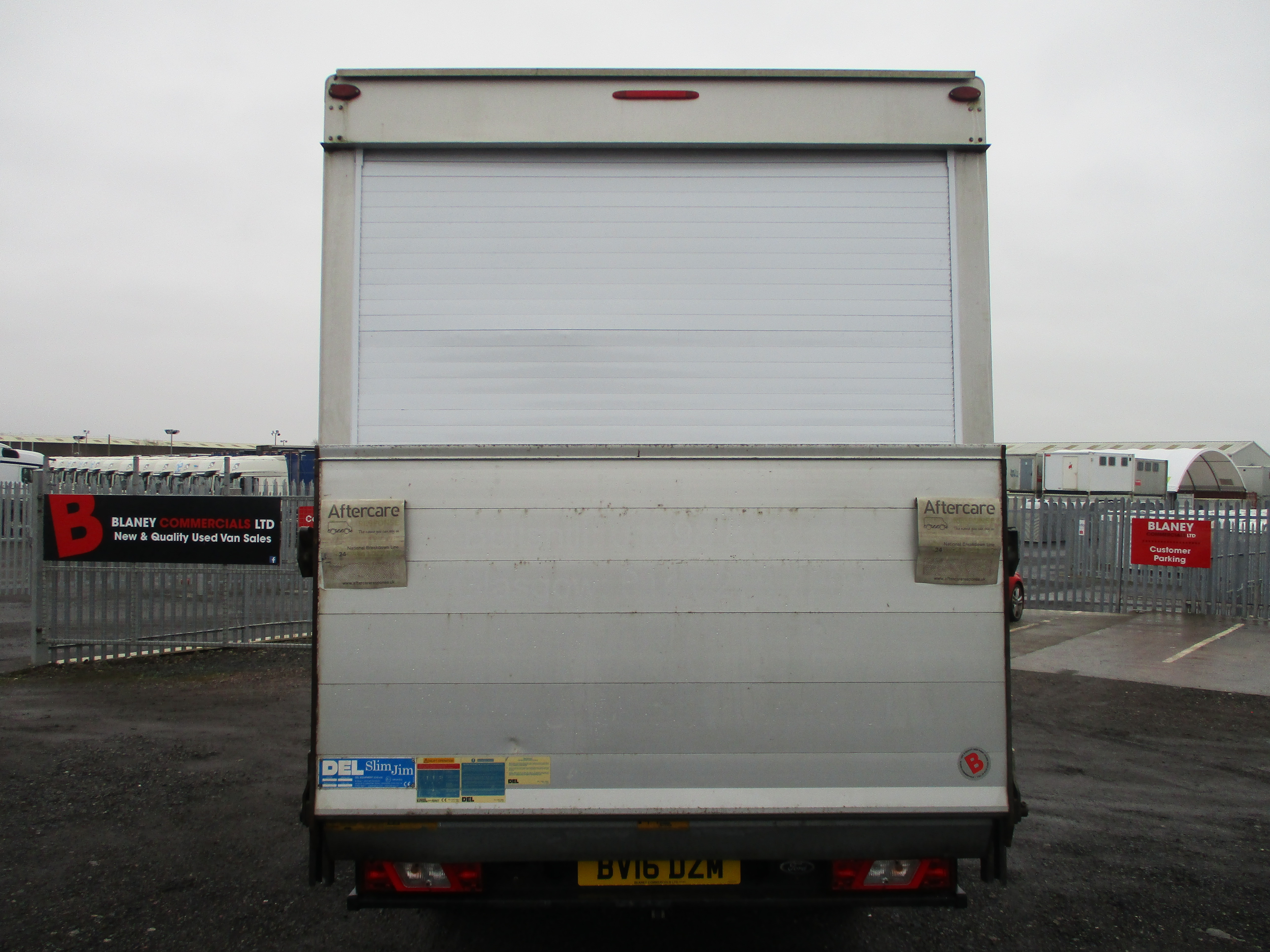 Ford Transit 350 L4 2.2 TDCi 125PS 'One Stop' Luton Van with Tail Lift