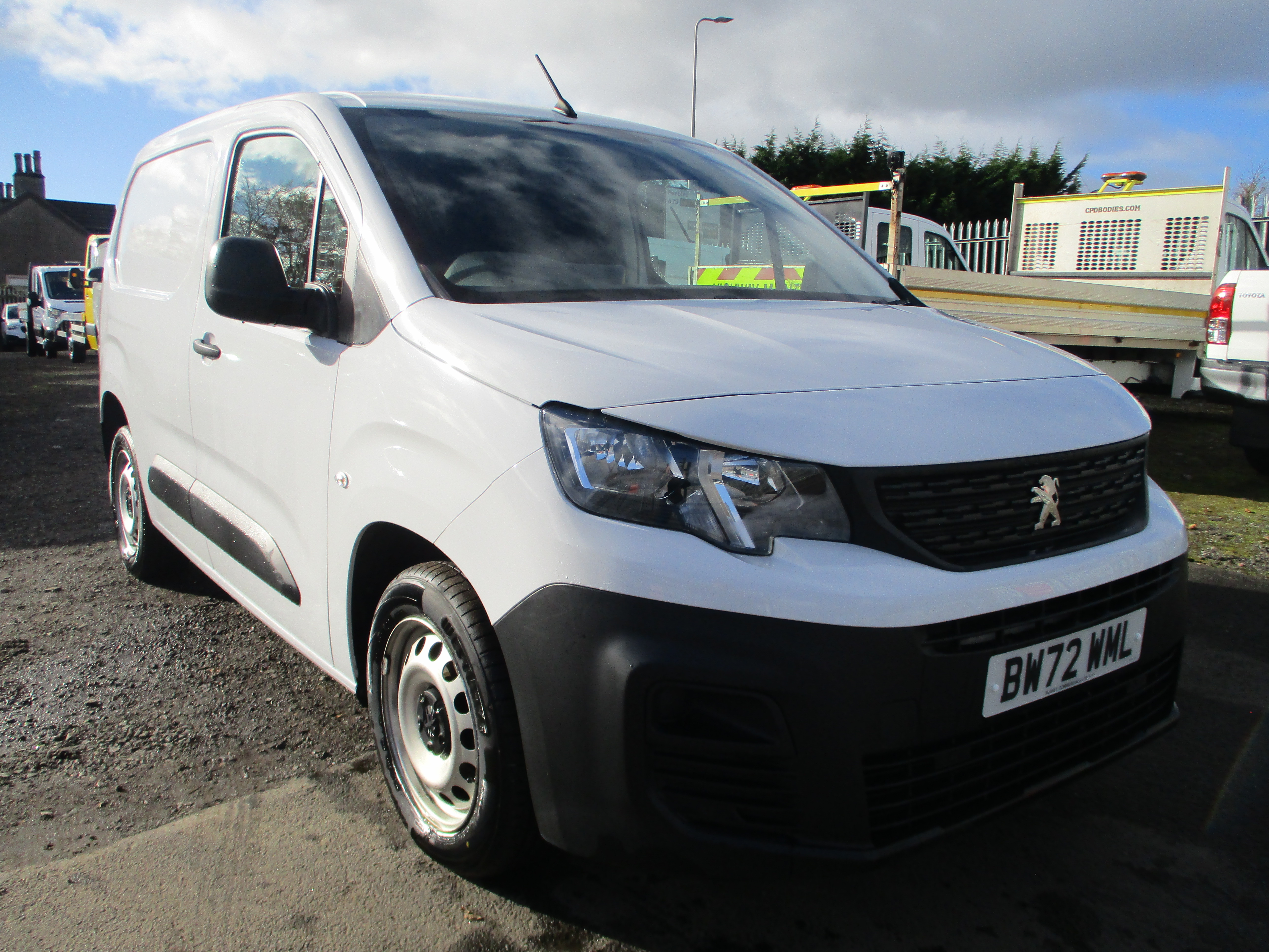 Peugeot Partner 1000 1.5 BlueHDi ( 6 Speed ) 100PS Professional Premium + Van