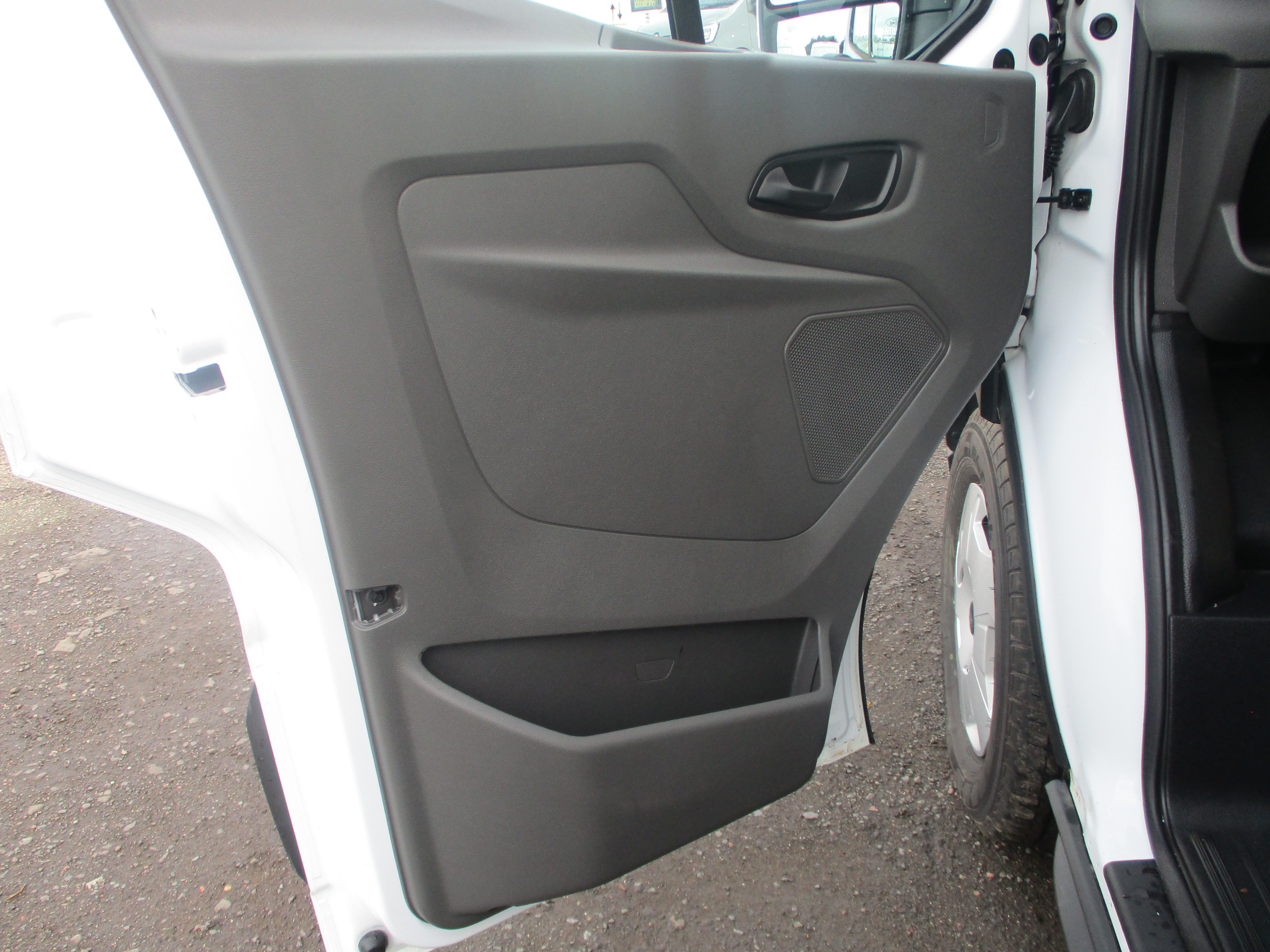 Ford Transit 350 L3H2 2.0 EcoBlue LWB Medium Roof 130PS Trend Panel Van