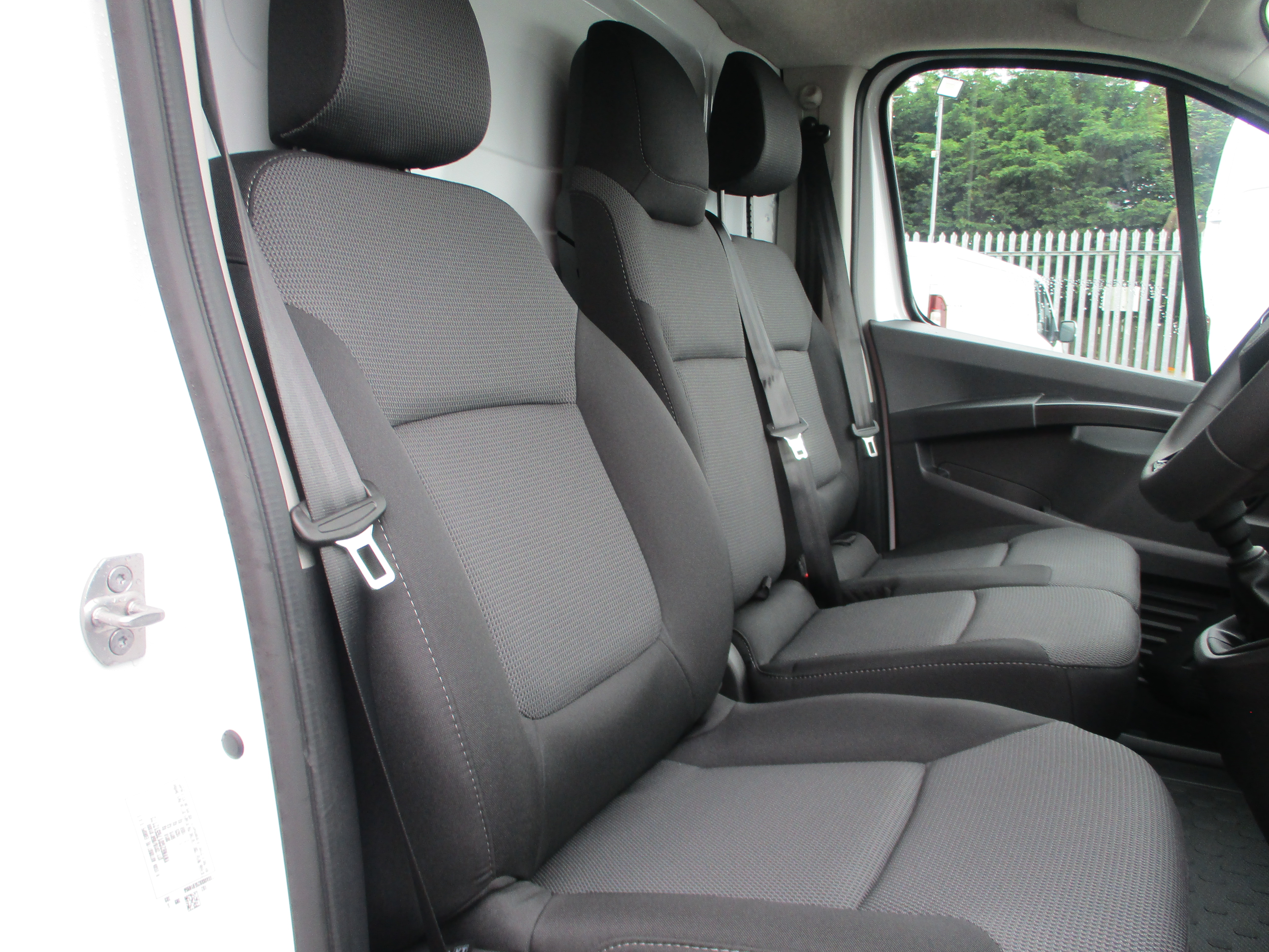 Nissan Primaster L1 2.0 dCi 110PS Acenta Panel Van (5 YEAR WARRANTY) CHOICE OF 3 READY TO GO !!!