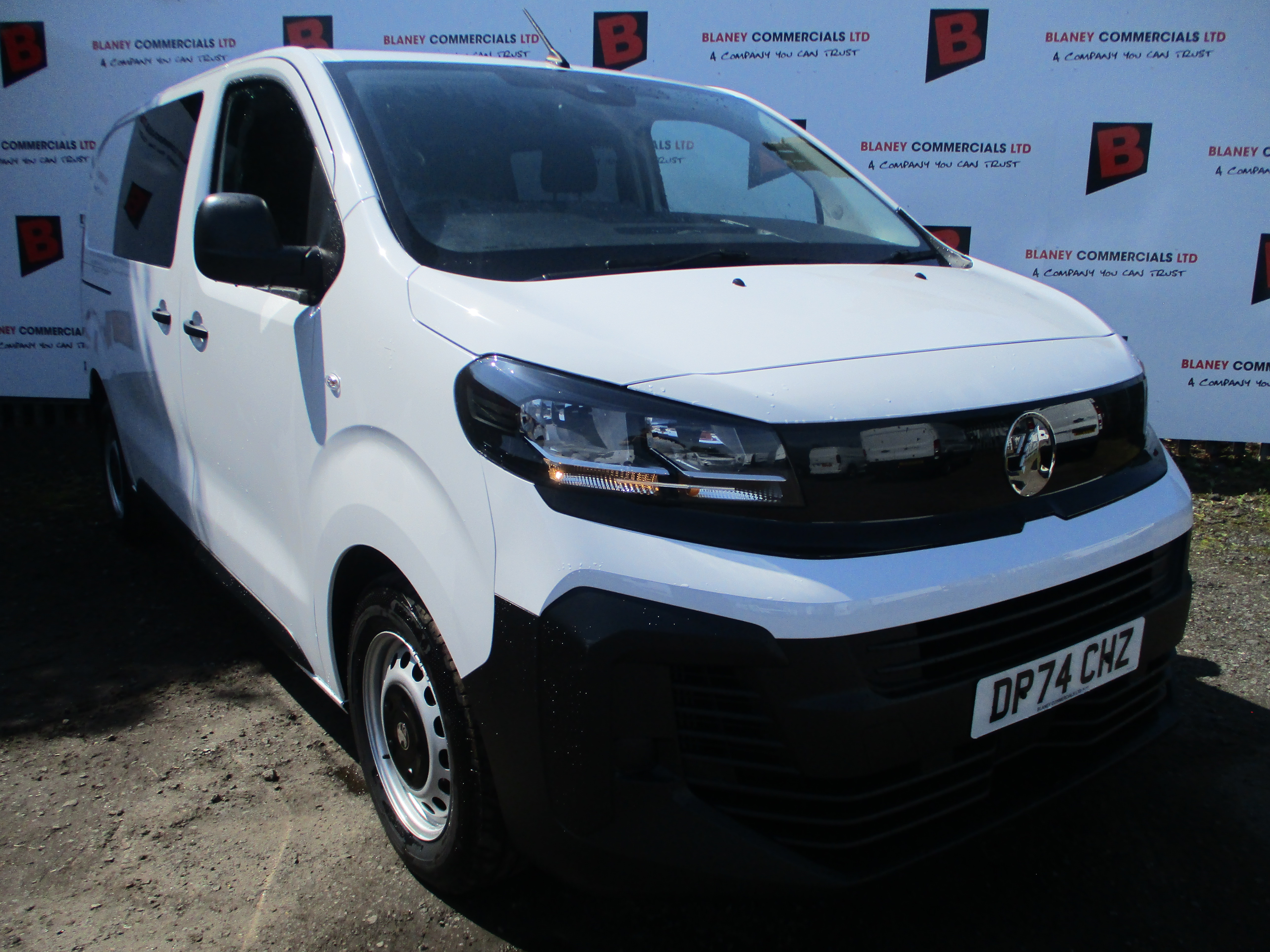 Vauxhall Vivaro 2.0 TD 145PS DCIV Prime (6 Seater Crewvan)