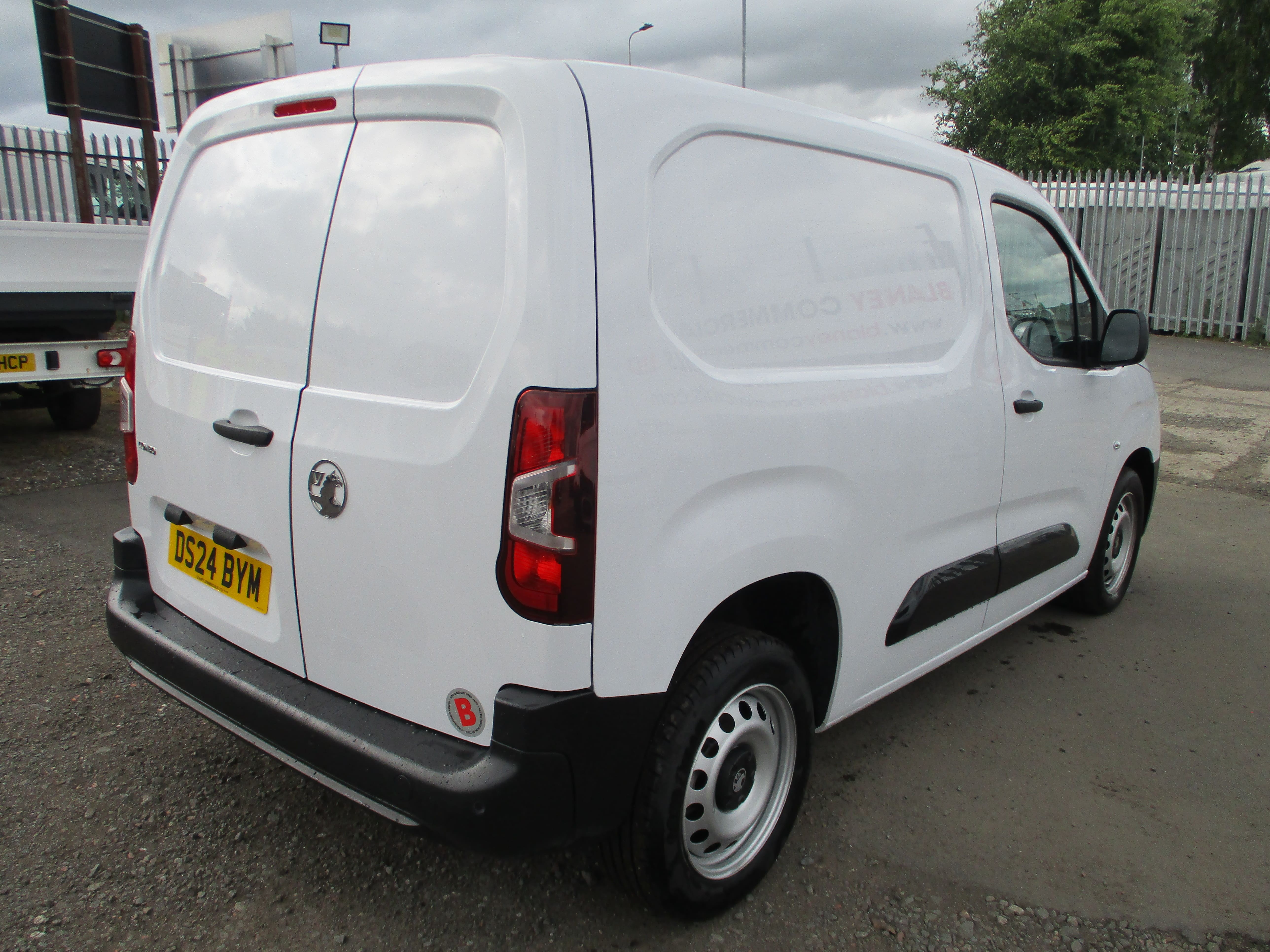 Vauxhall Combo Cargo 1.5TD 100PS Prime Van with NICE SPEC