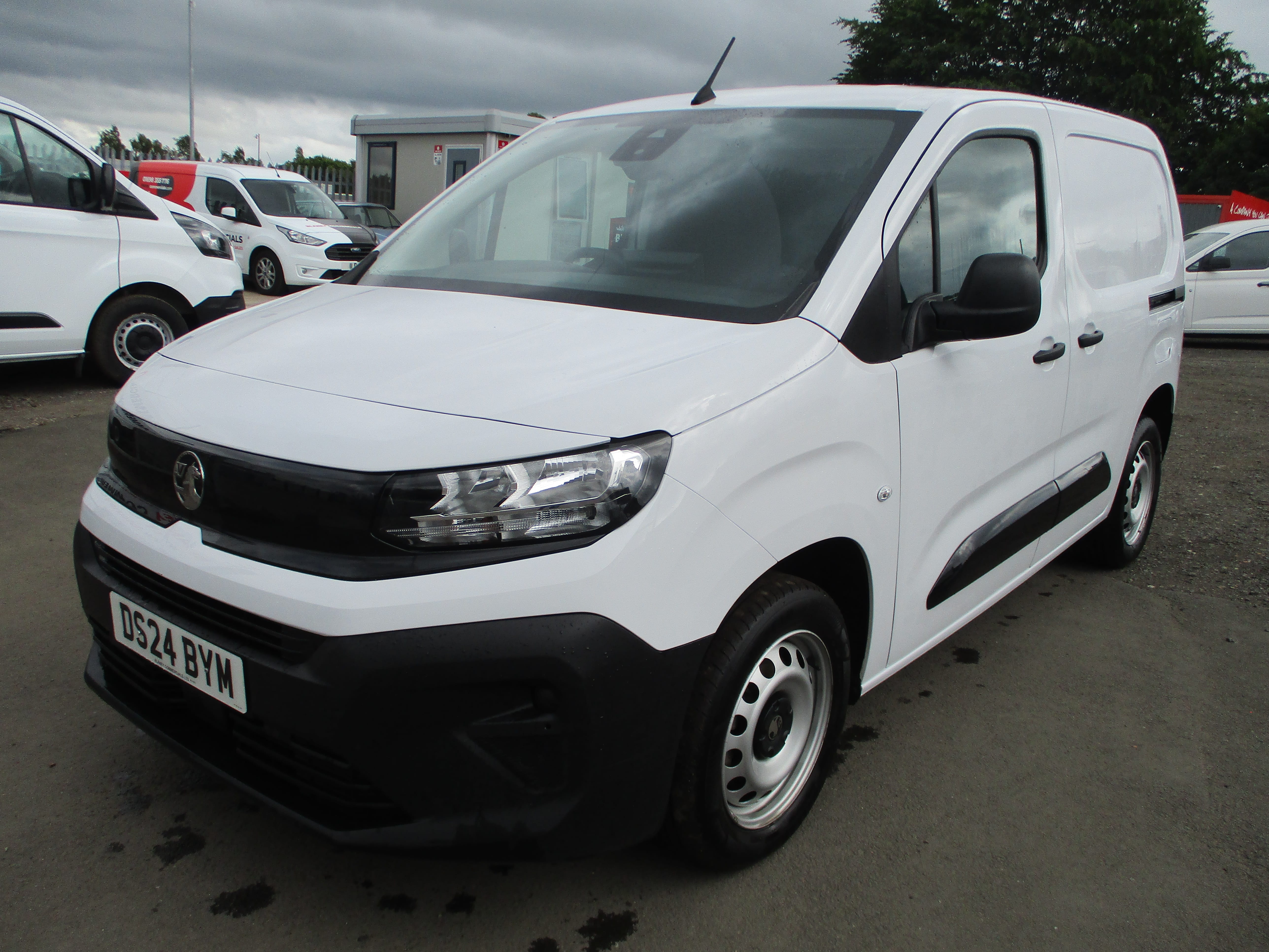 Vauxhall Combo Cargo 1.5TD 100PS Prime Van with NICE SPEC
