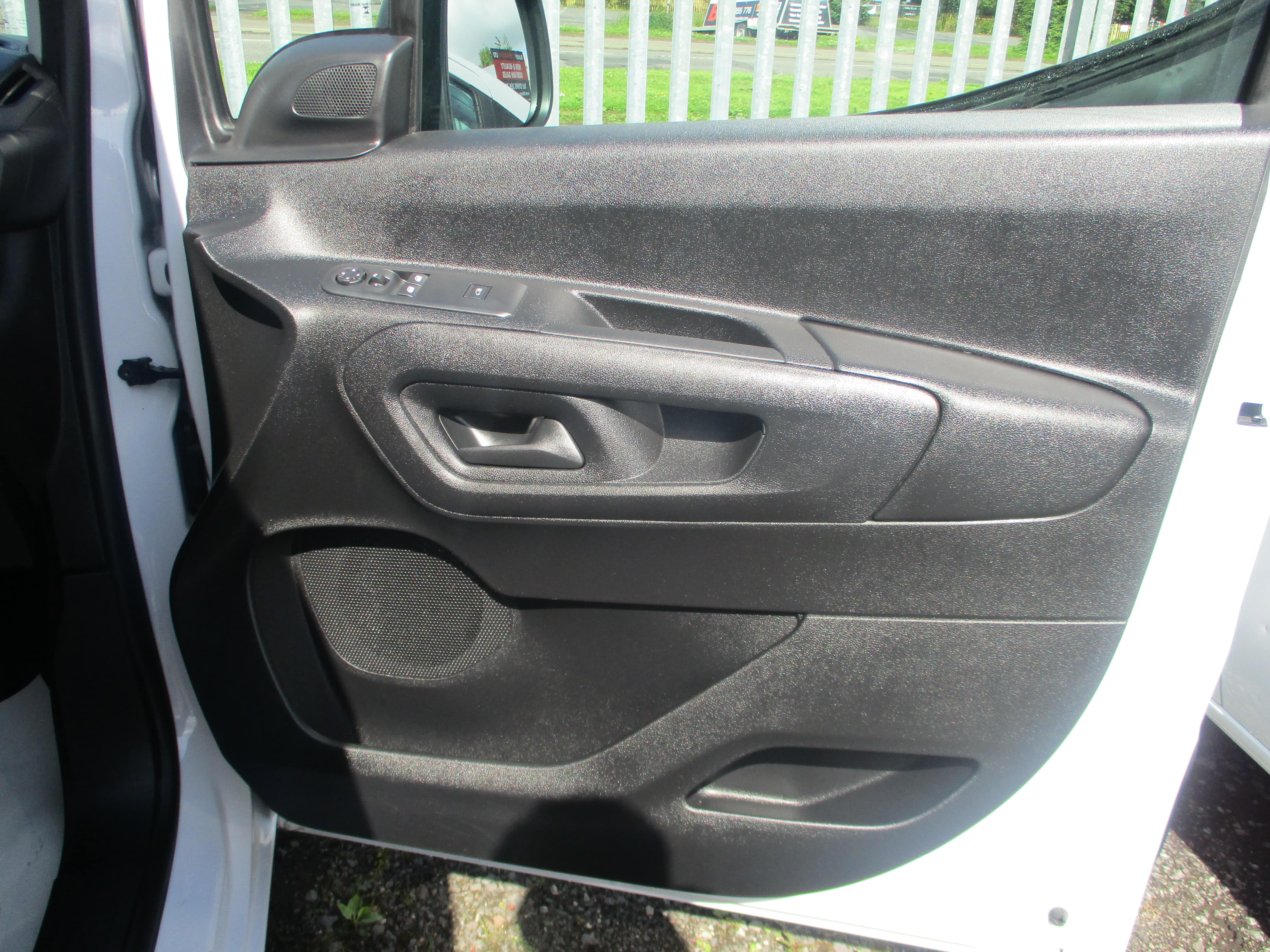 Vauxhall Combo Cargo 1.5TD 100PS Prime Van with NICE SPEC