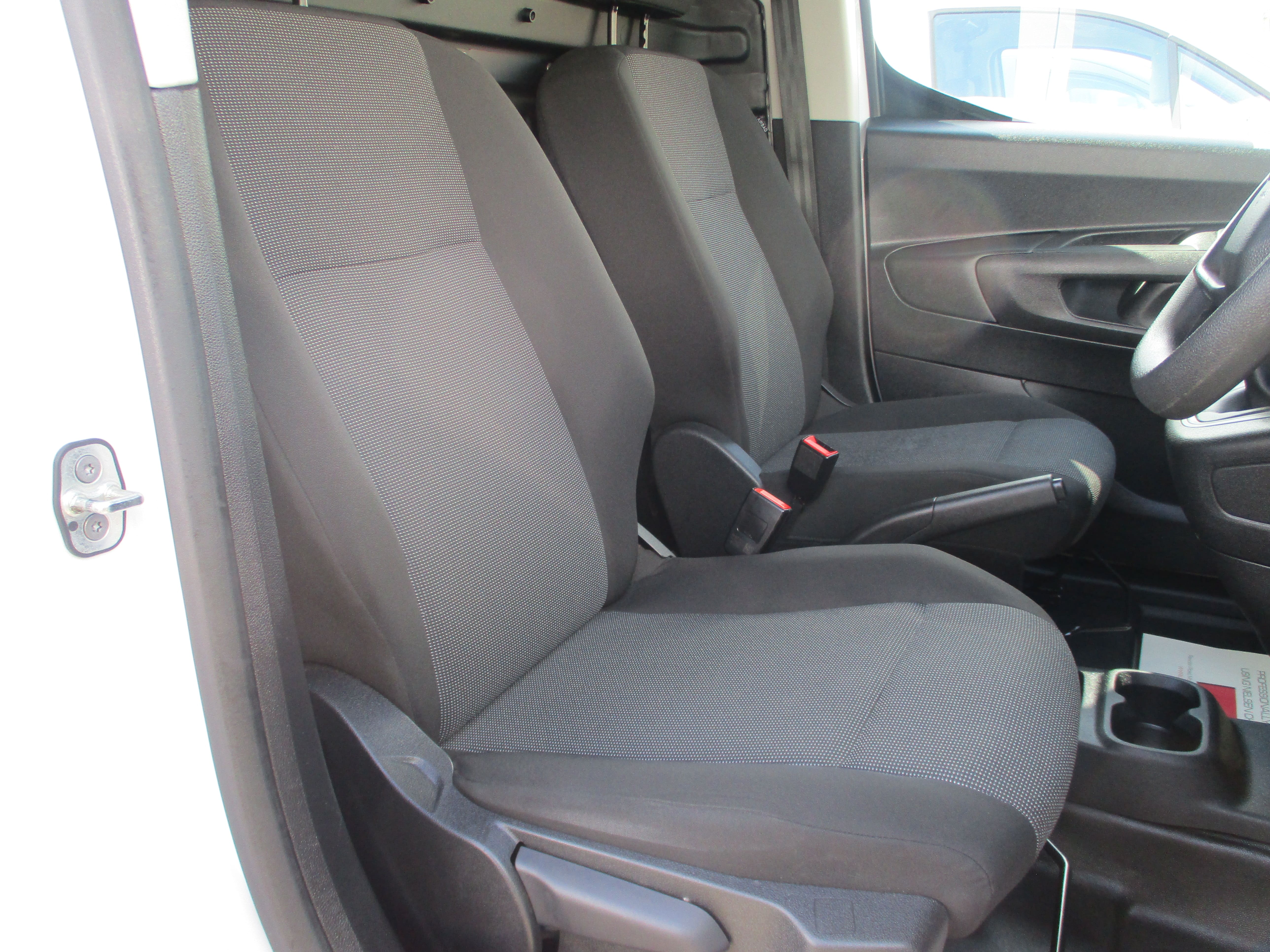 Vauxhall Combo Cargo 1.5TD 100PS Prime Van with NICE SPEC