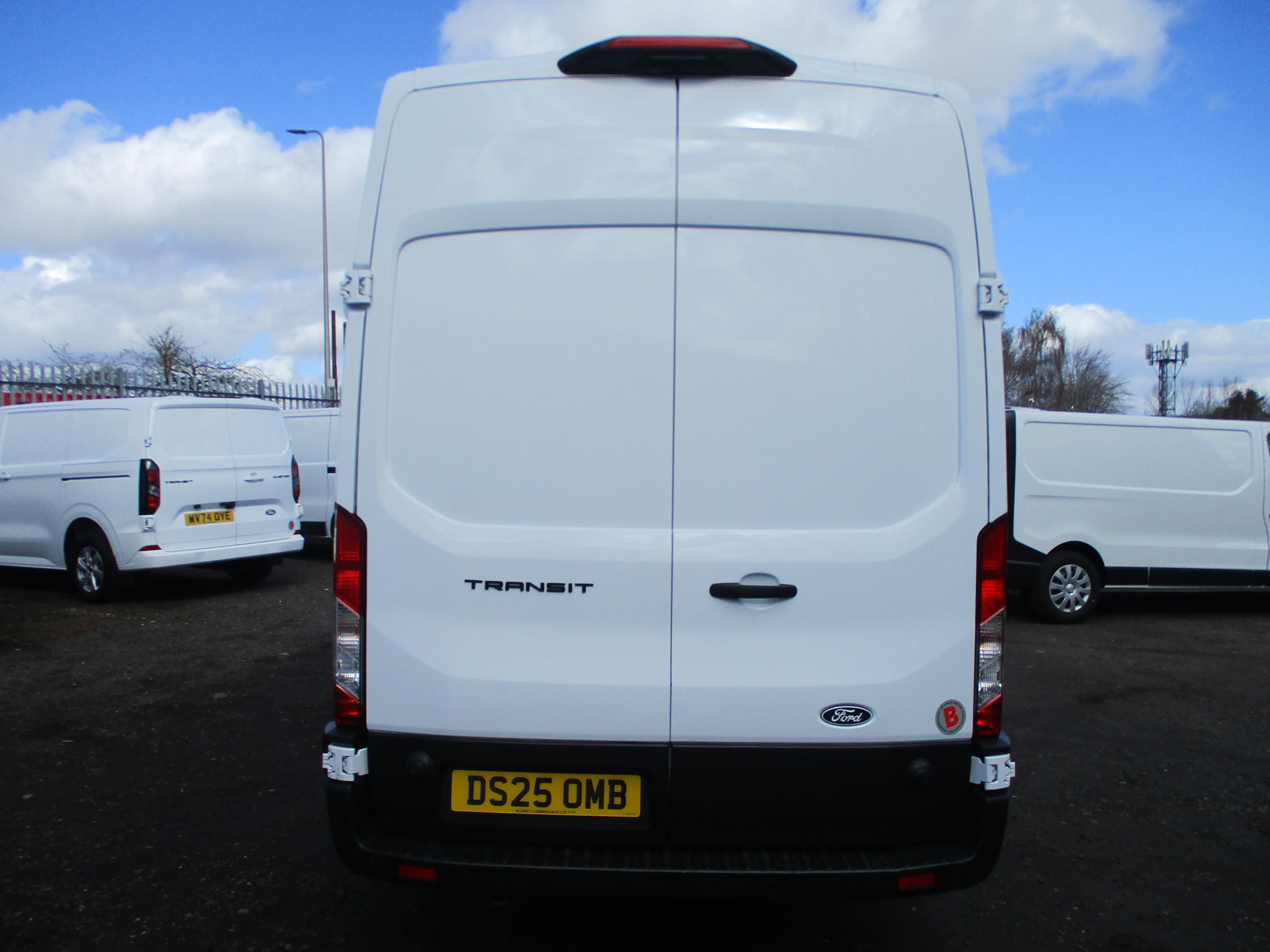 Ford Transit 350 2.0 EcoBlue 130PS L4H3 (JUMBO) RWD Trend Van (VERY NICE BIG VAN)