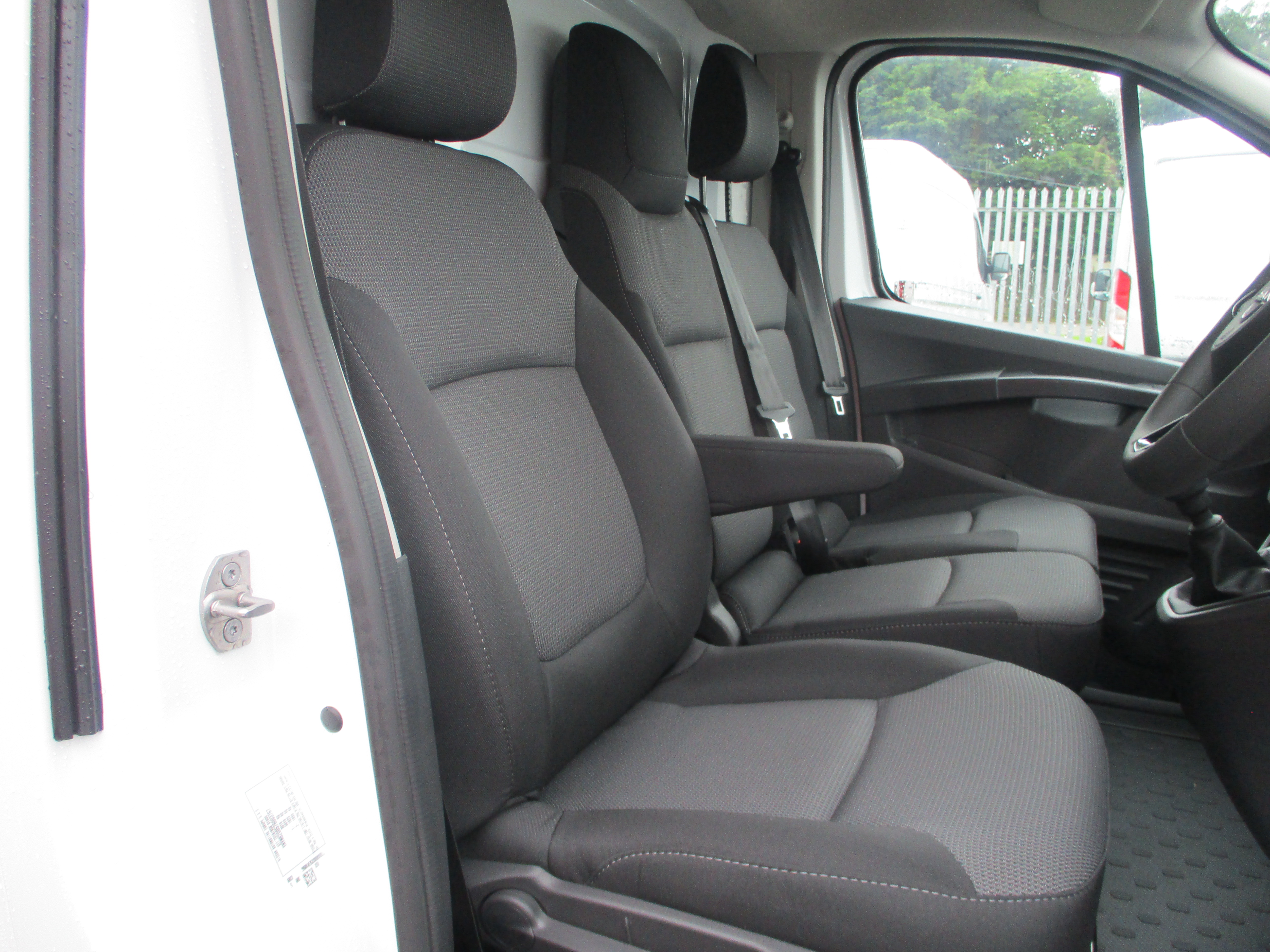 Nissan Primaster L1 2.0 dCi 110PS Acenta Panel Van (5 YEAR WARRANTY)