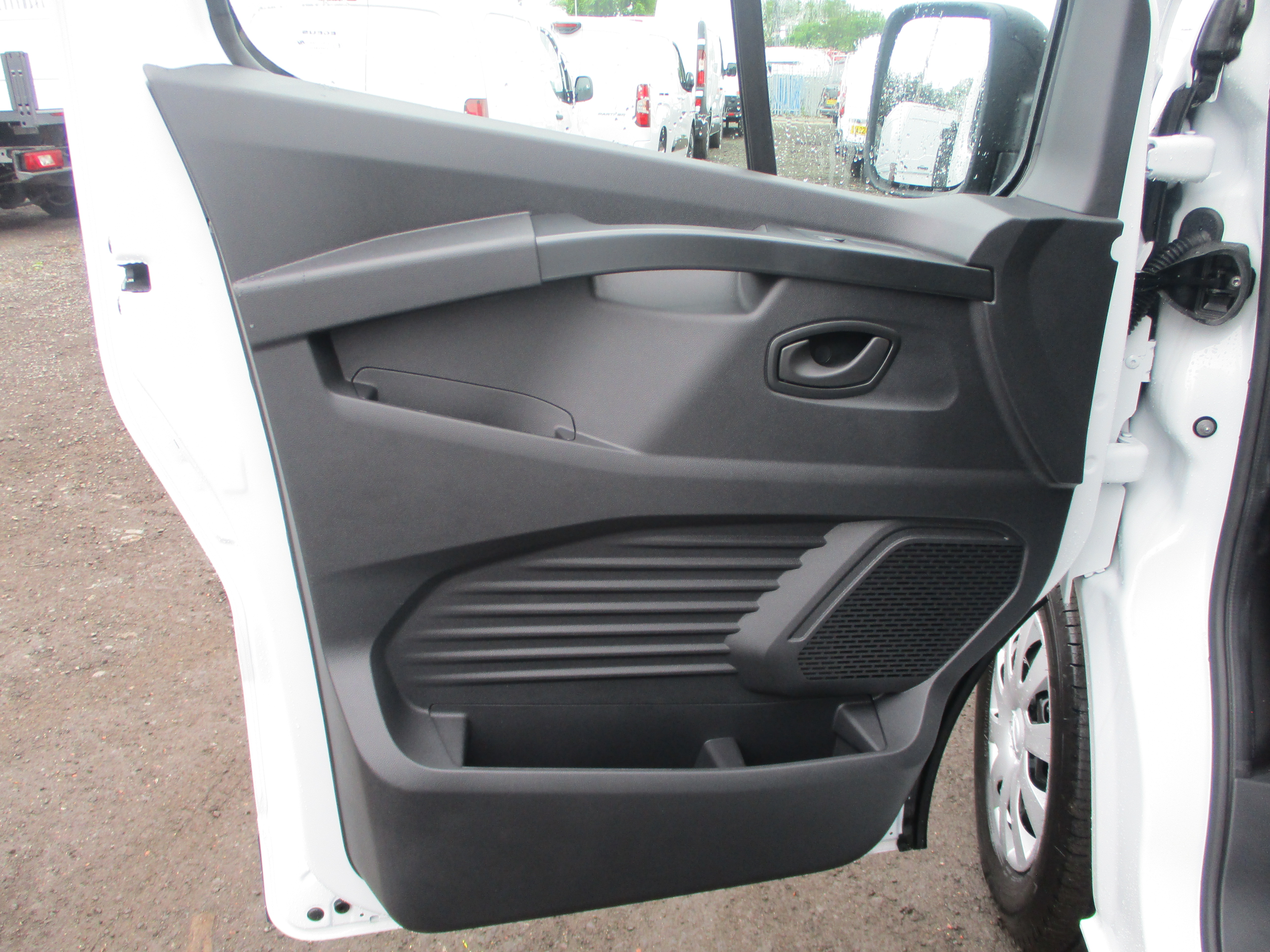 Nissan Primaster L1 2.0 dCi 110PS Acenta Panel Van (5 YEAR WARRANTY)