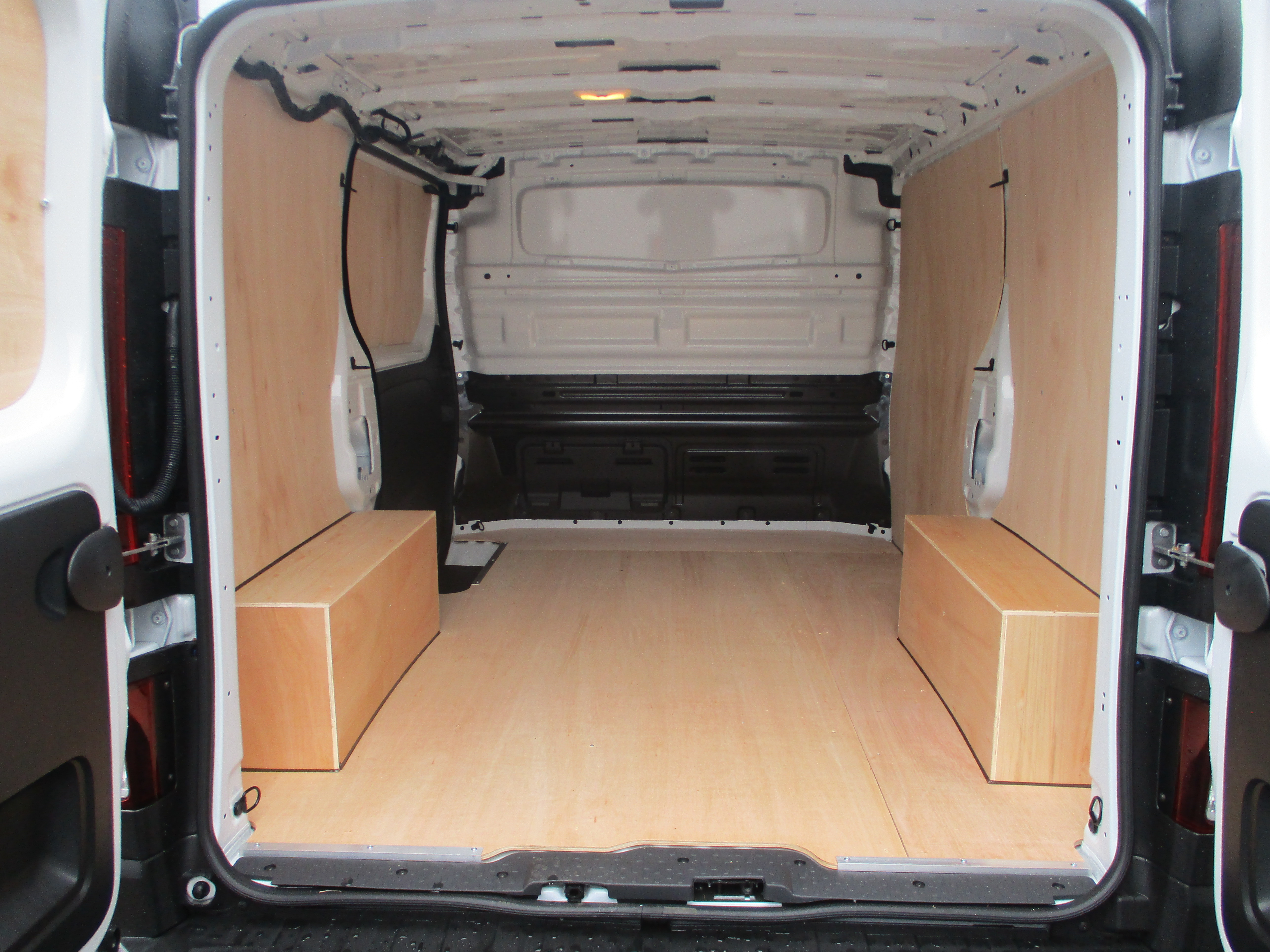 Nissan Primaster L1 2.0 dCi 110PS Acenta Panel Van (5 YEAR WARRANTY)