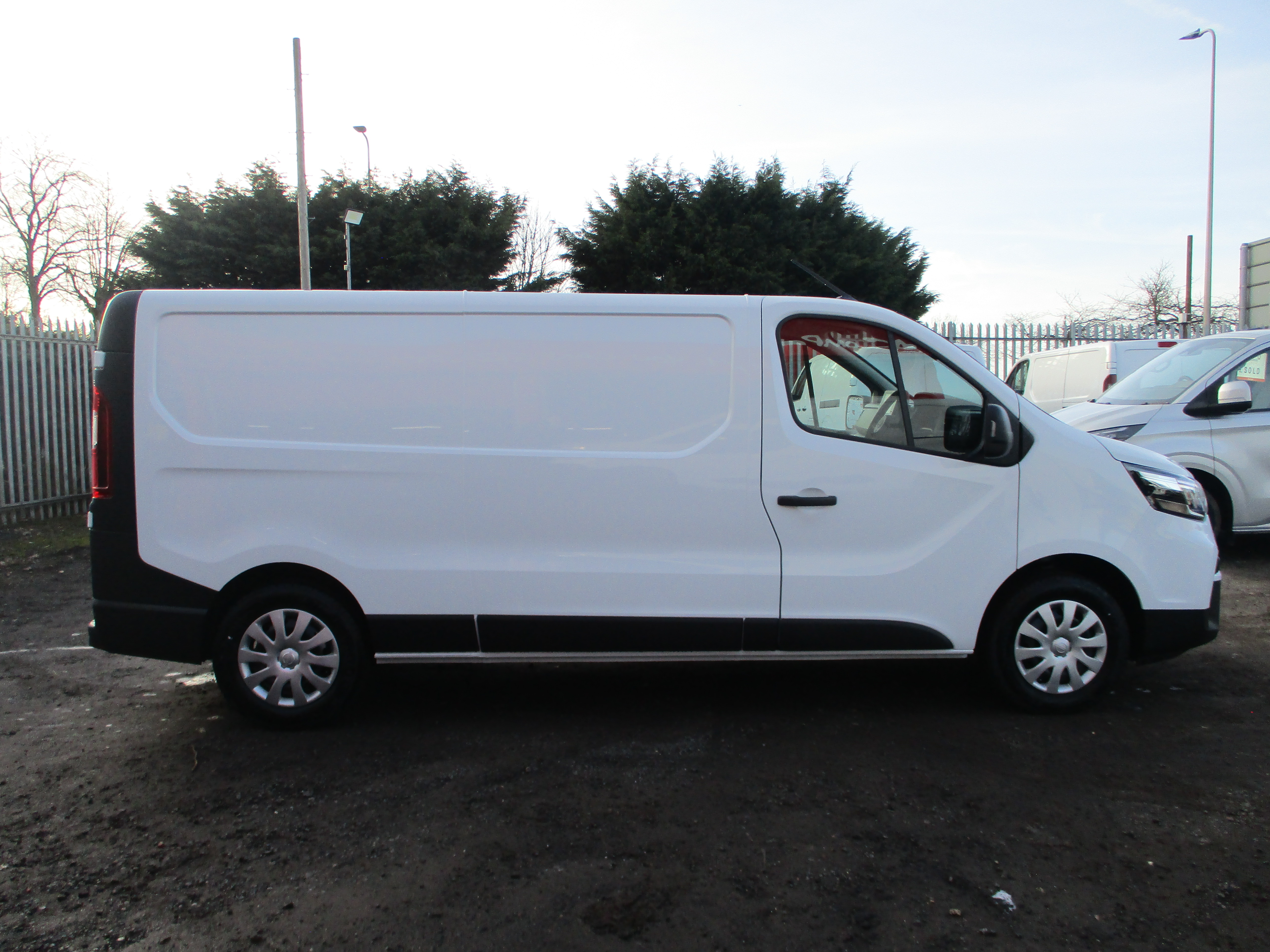 Nissan Primaster L2H1 LWB 2.0 dCi 130PS Acenta Panel Van (5 YEARS NISSAN WARRANTY)