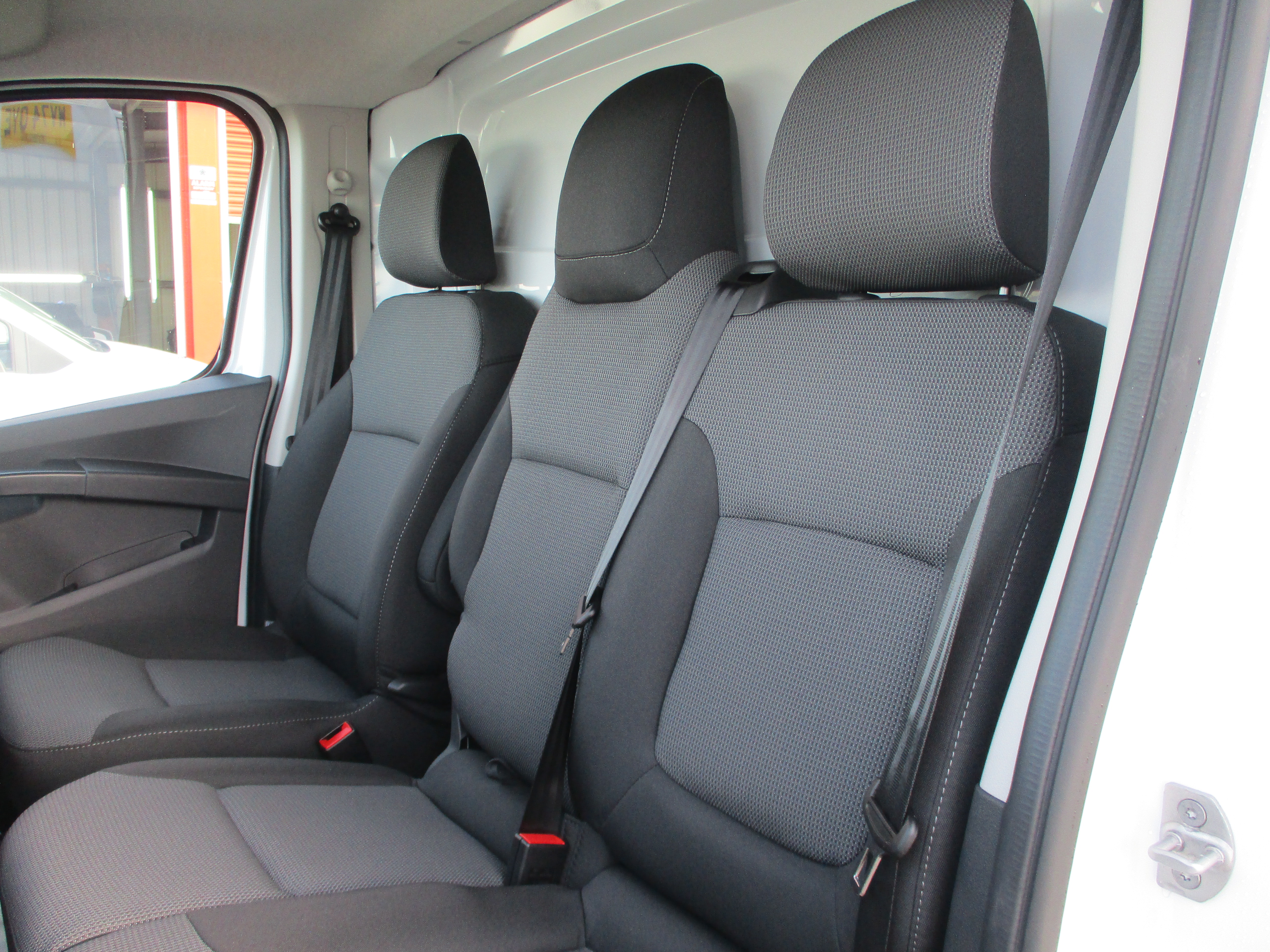 Nissan Primaster L2H1 LWB 2.0 dCi 130PS Acenta Panel Van (5 YEARS NISSAN WARRANTY)