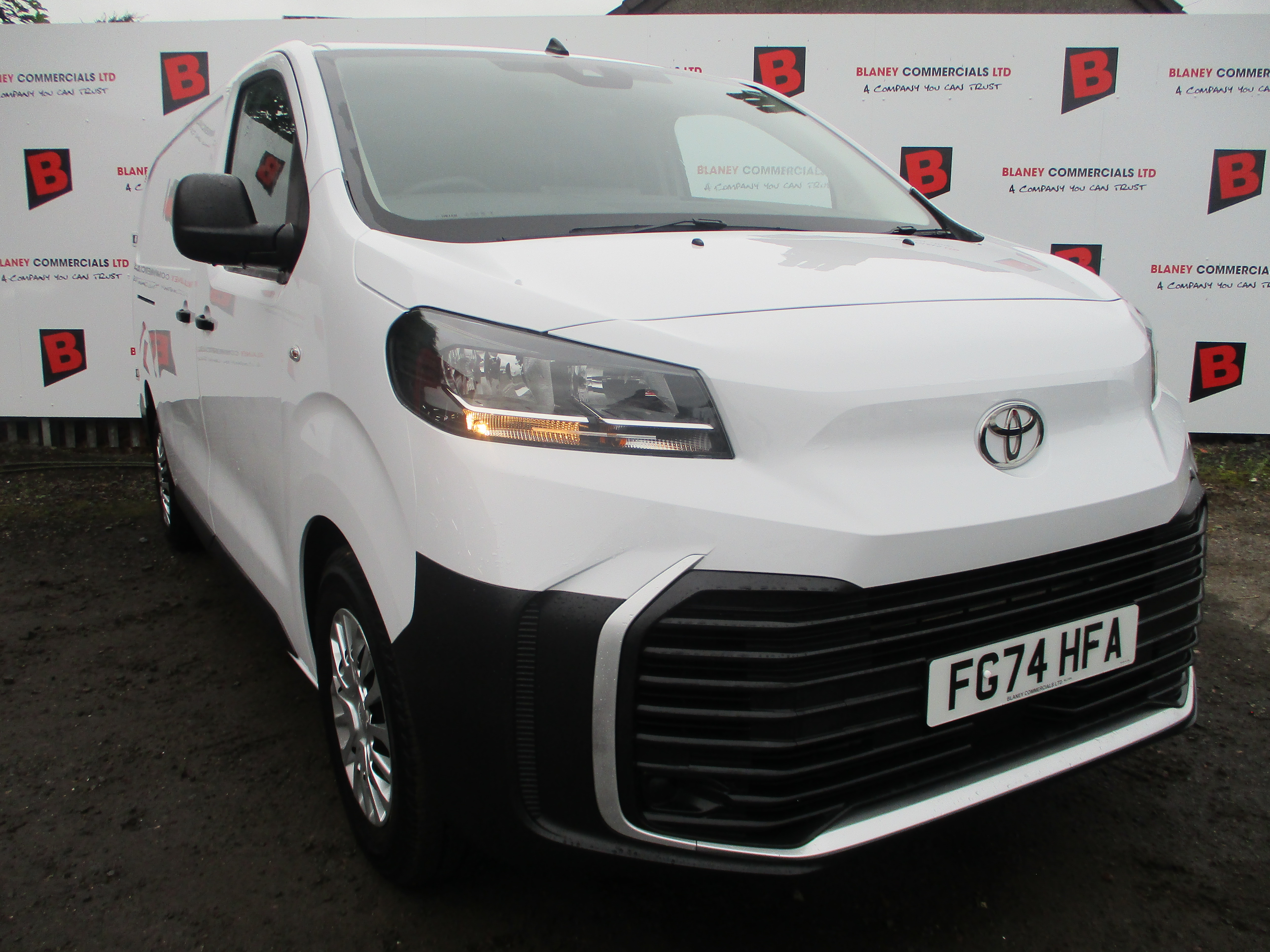 Toyota ProAce L2 2.0D 145PS Icon Panel Van (COVERED ONLY 12,000 MILES)