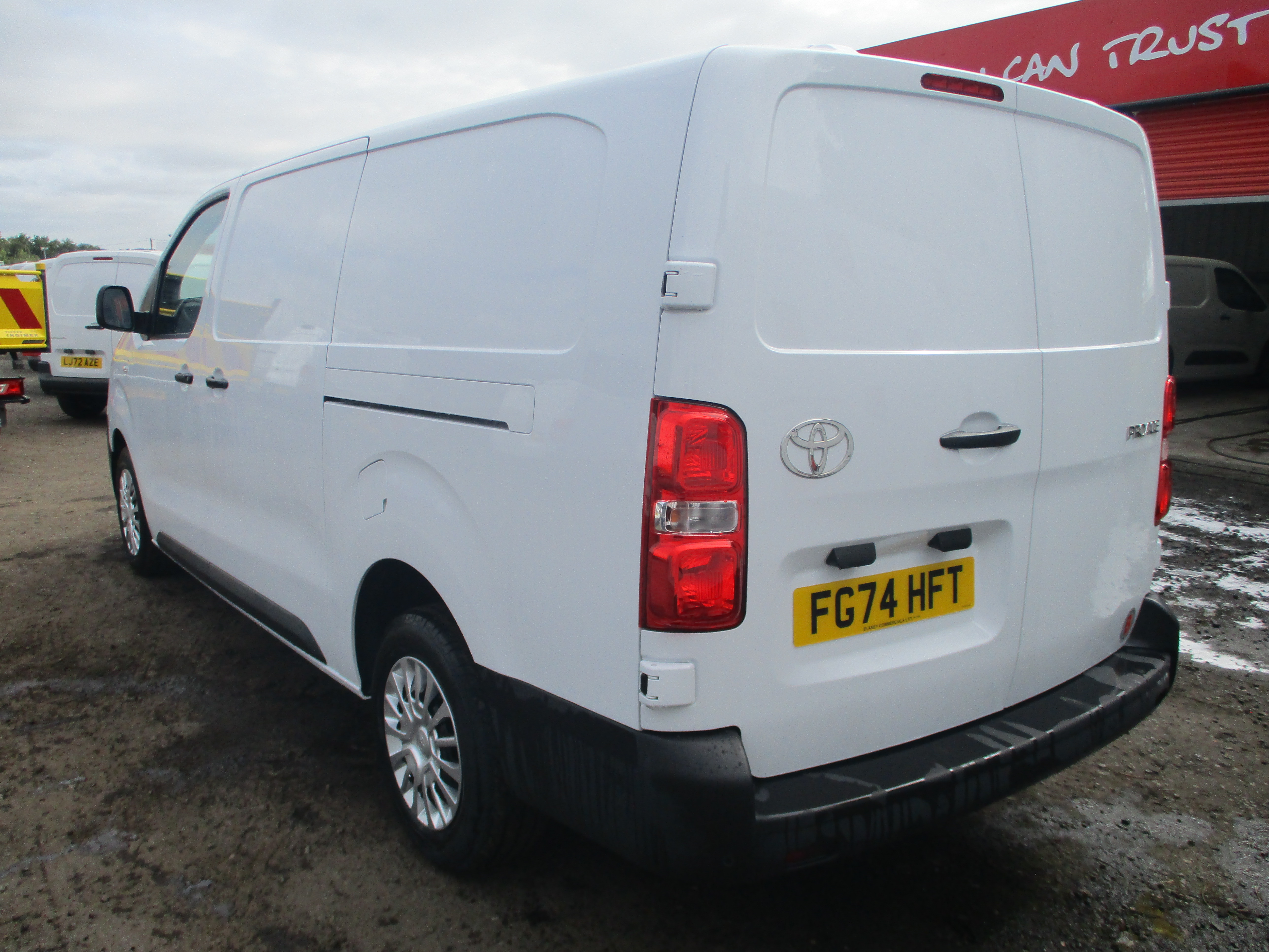Toyota ProAce L2 2.0D 145PS Icon Panel Van (EX DEMO ONLY 3,682 MILES)