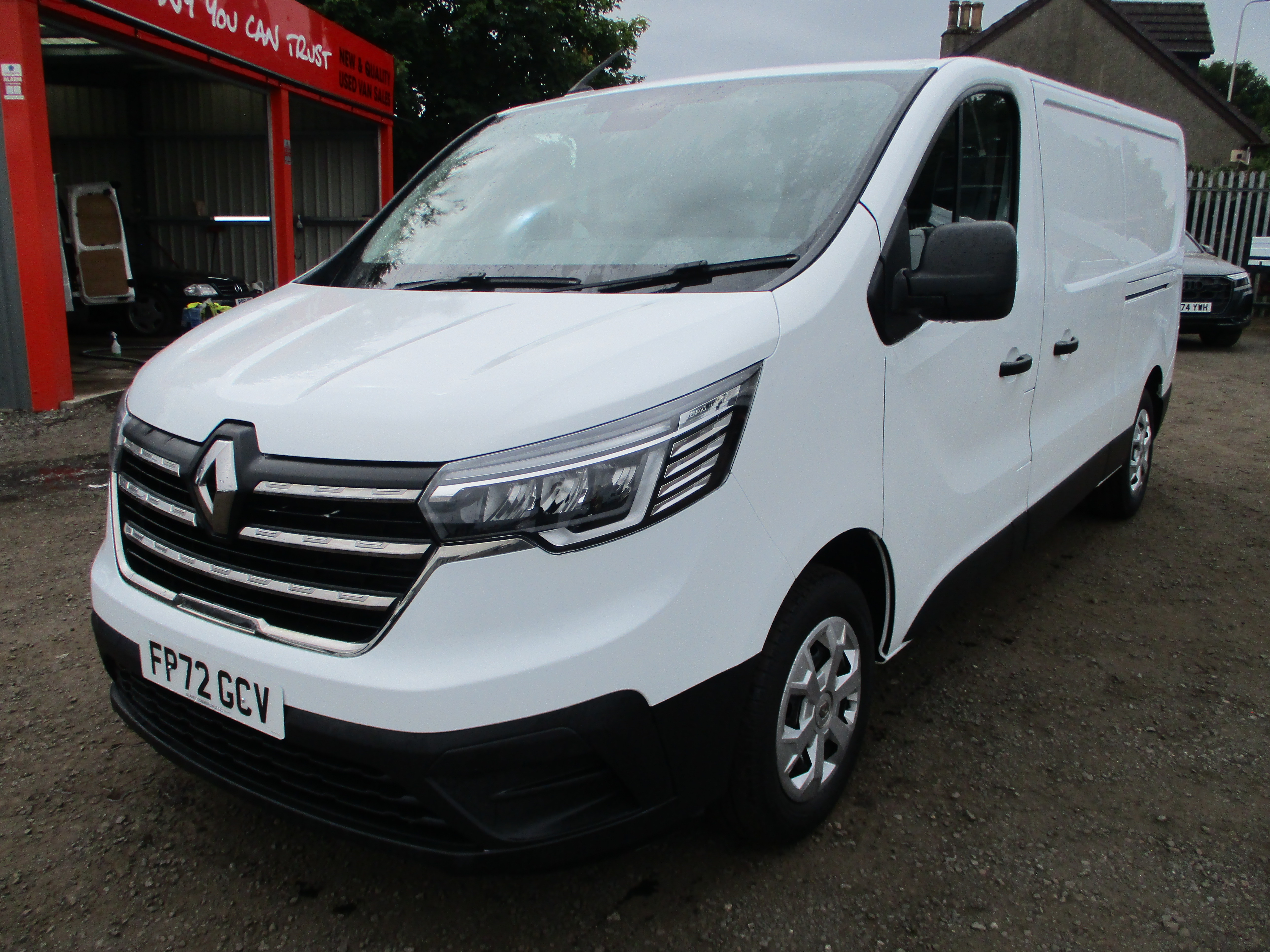 Renault Trafic LL30 BluedCi 130PS Business + Panel Van ( NICE SPEC INCLUDING AIR CON)