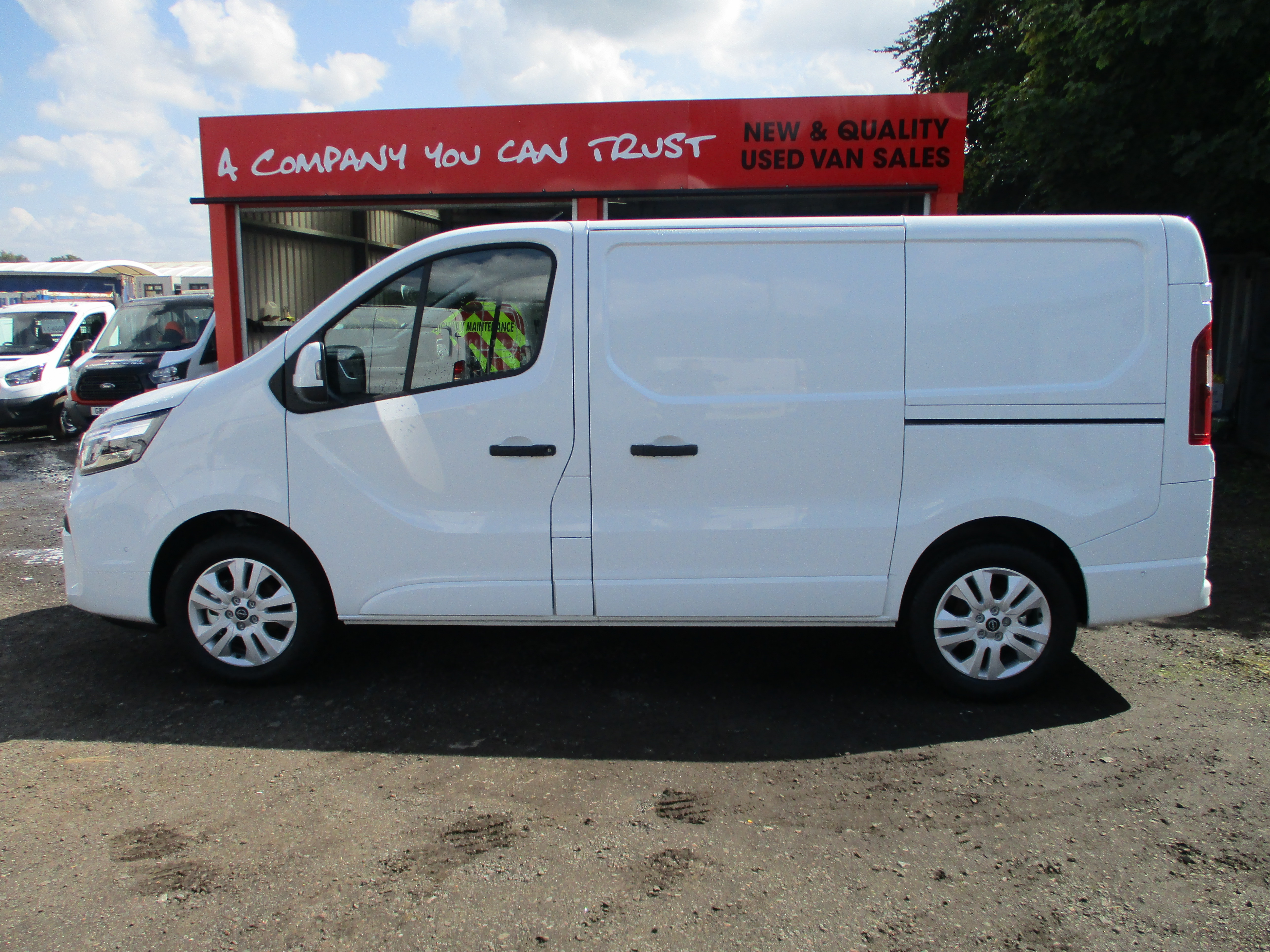 Nissan Primaster 30 L1H1 2.0 dCi 130PS Tekna Van (5 Years Nissan Warranty)