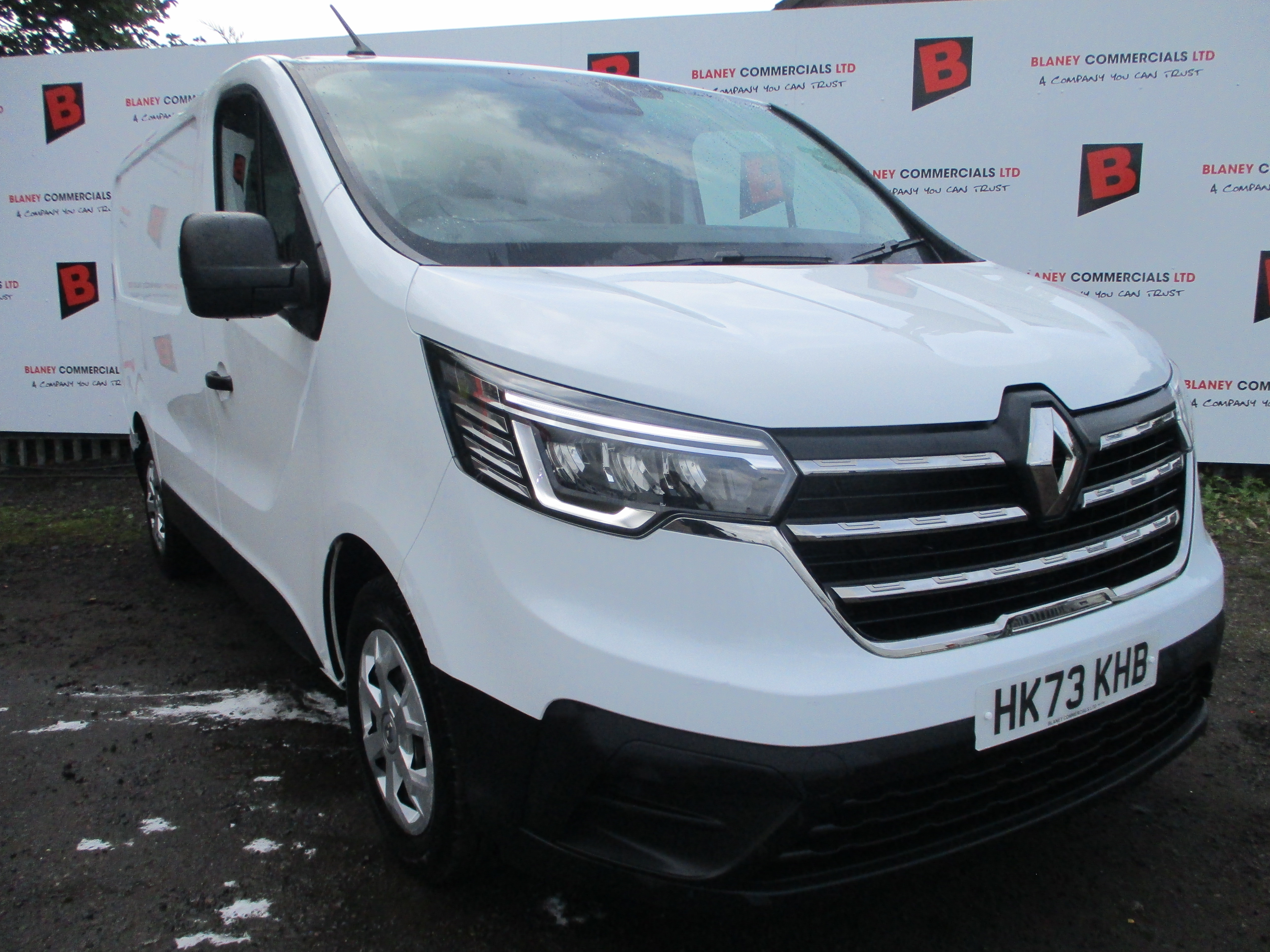 Renault Trafic SL30 Blue dCi 130PS Advance Van (STILL UNDER RENAULT WARRANTY)