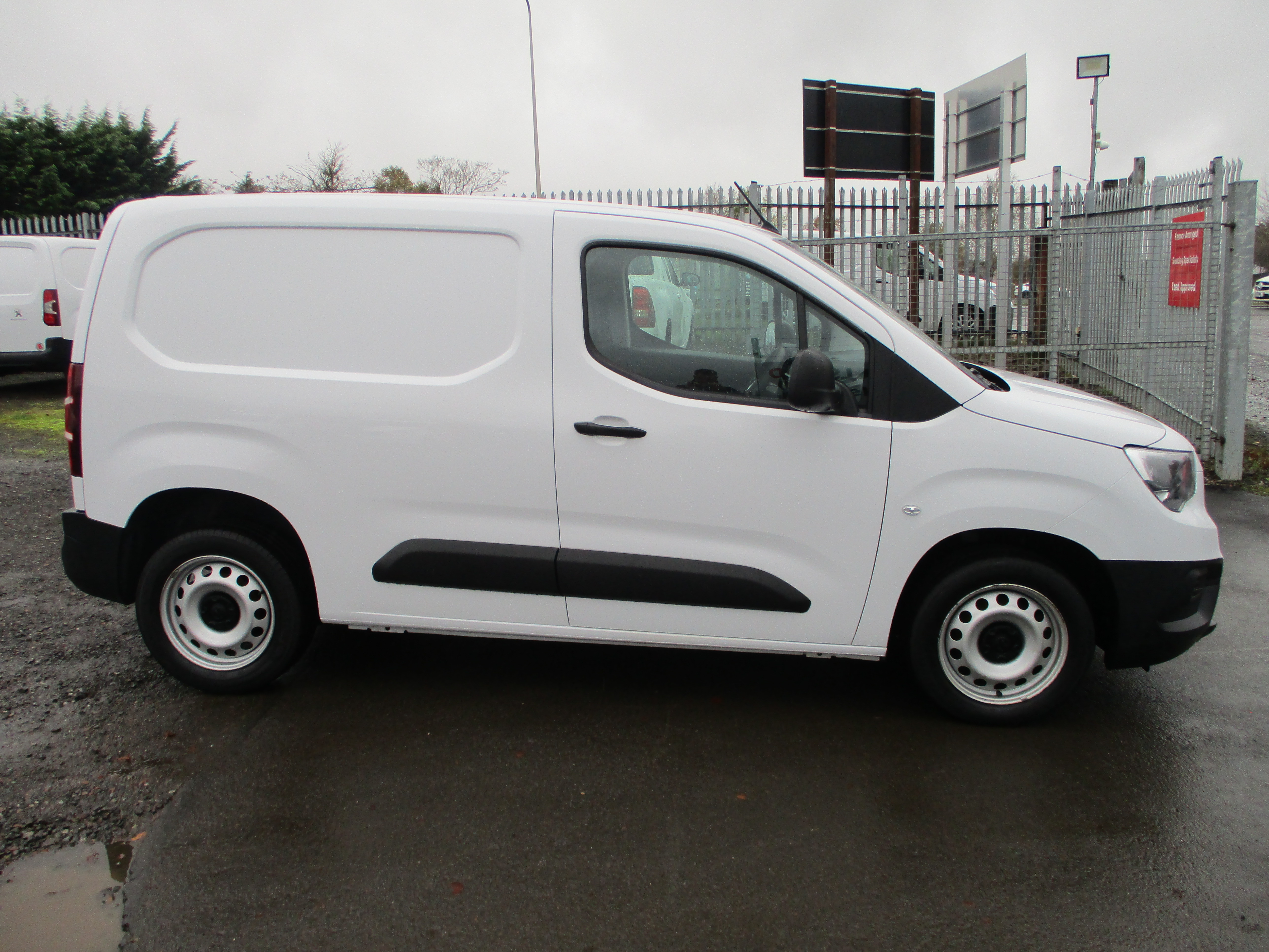 Vauxhall Combo 2300 L1 1.5TD 130PS Dynamic Panel Van (GREAT VALUE FOR MONEY WARRANTY TILL 2026)