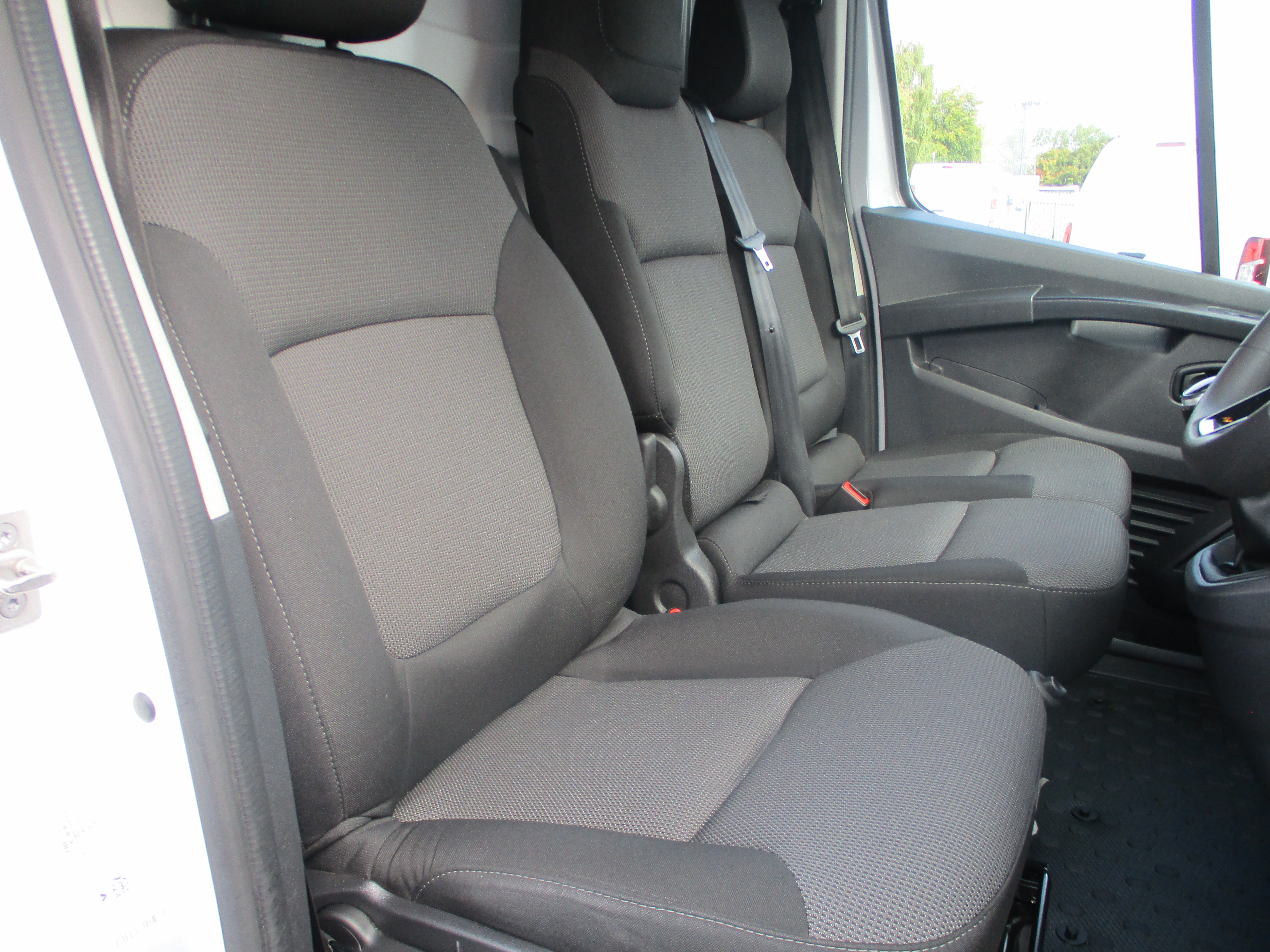 Renault Trafic LL30 BluedCi 130PS Advance Panel Van (RENAULT WARRANTY TO 2027)