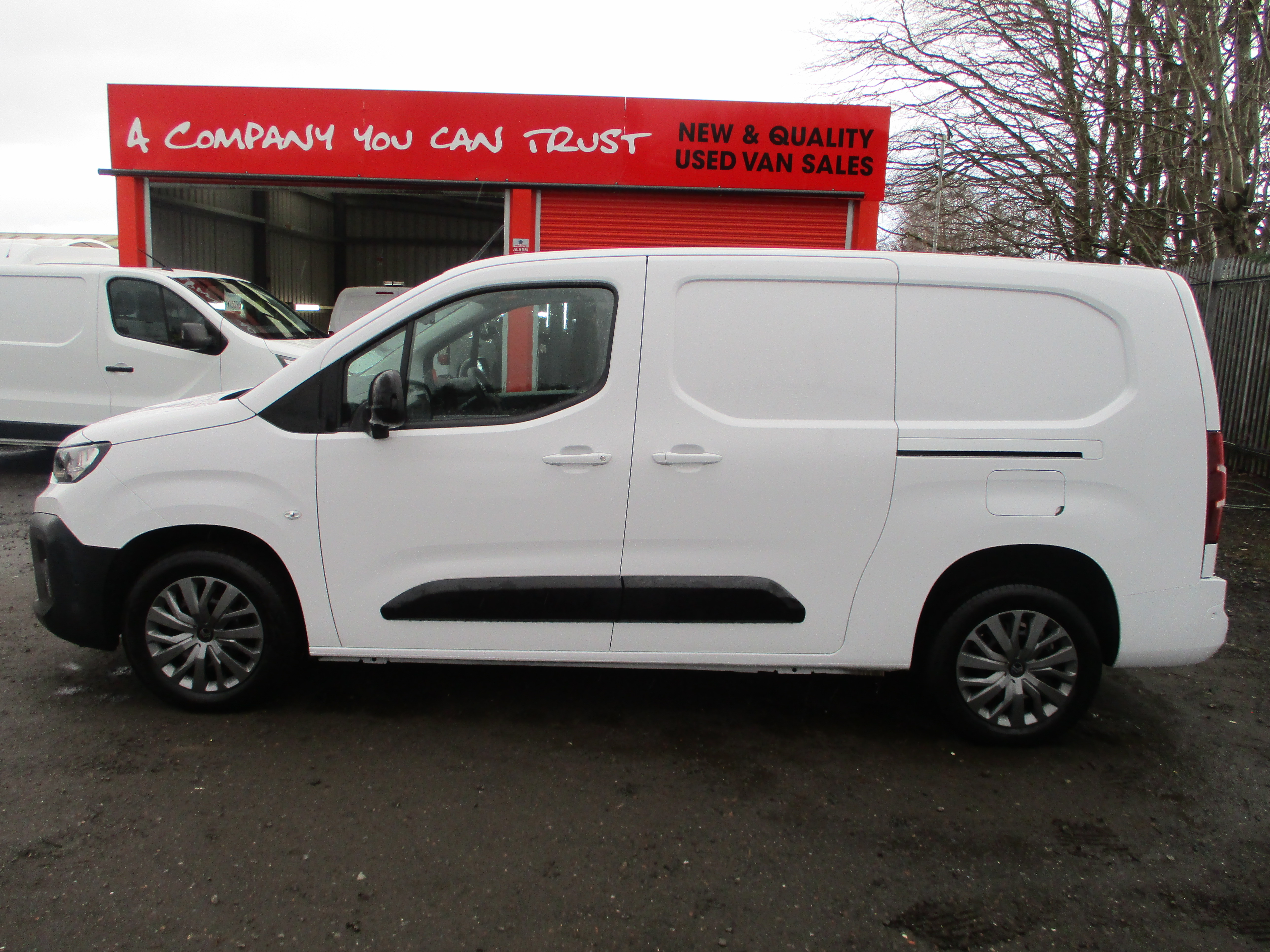 Citroen Berlingo XL ( LWB ) 1.5 Blue HDi 100PS Driver Van (NICE SPEC INCLUDING AIR CON)