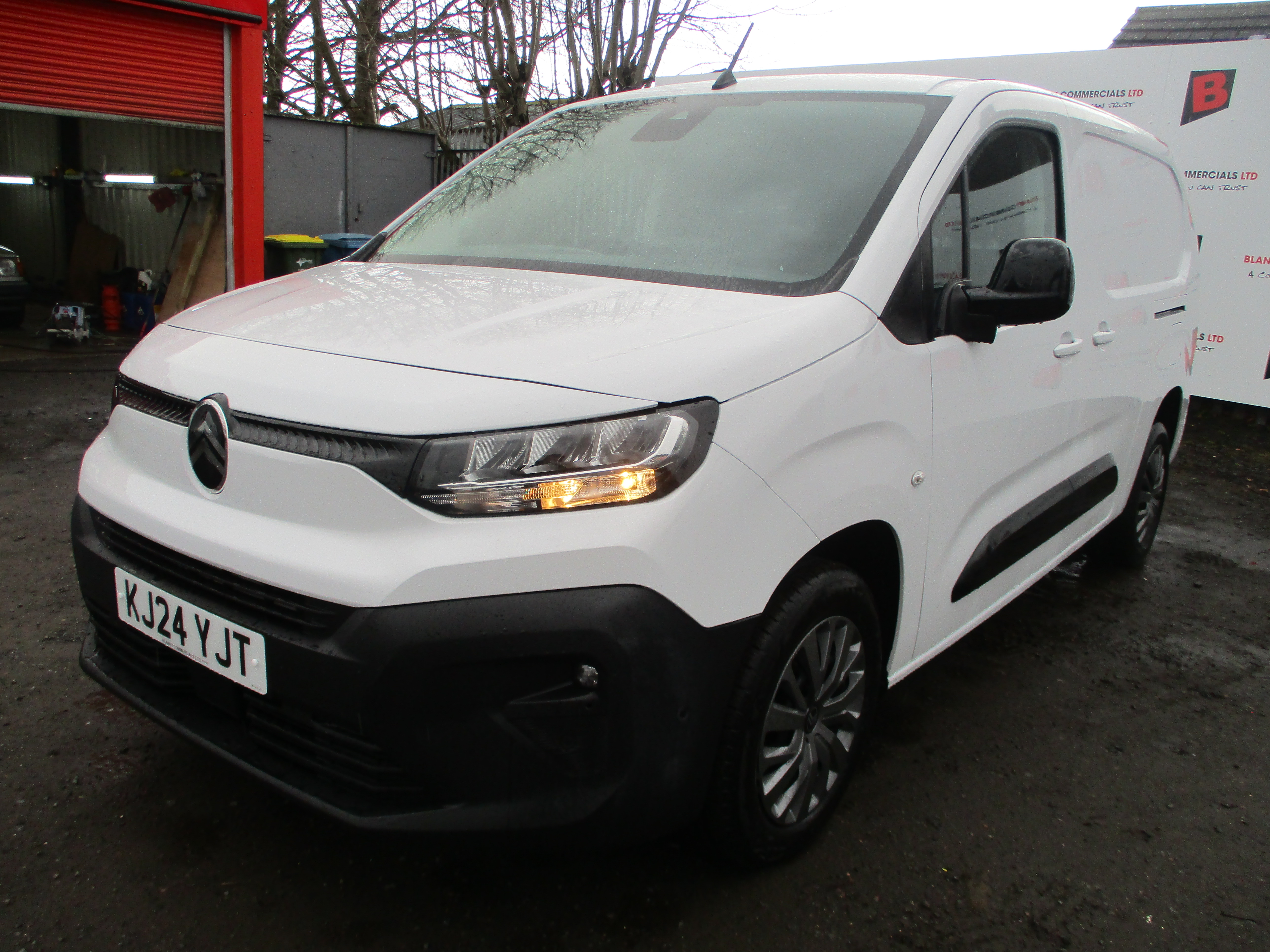 Citroen Berlingo XL ( LWB ) 1.5 Blue HDi 100PS Driver Van (NICE SPEC INCLUDING AIR CON)