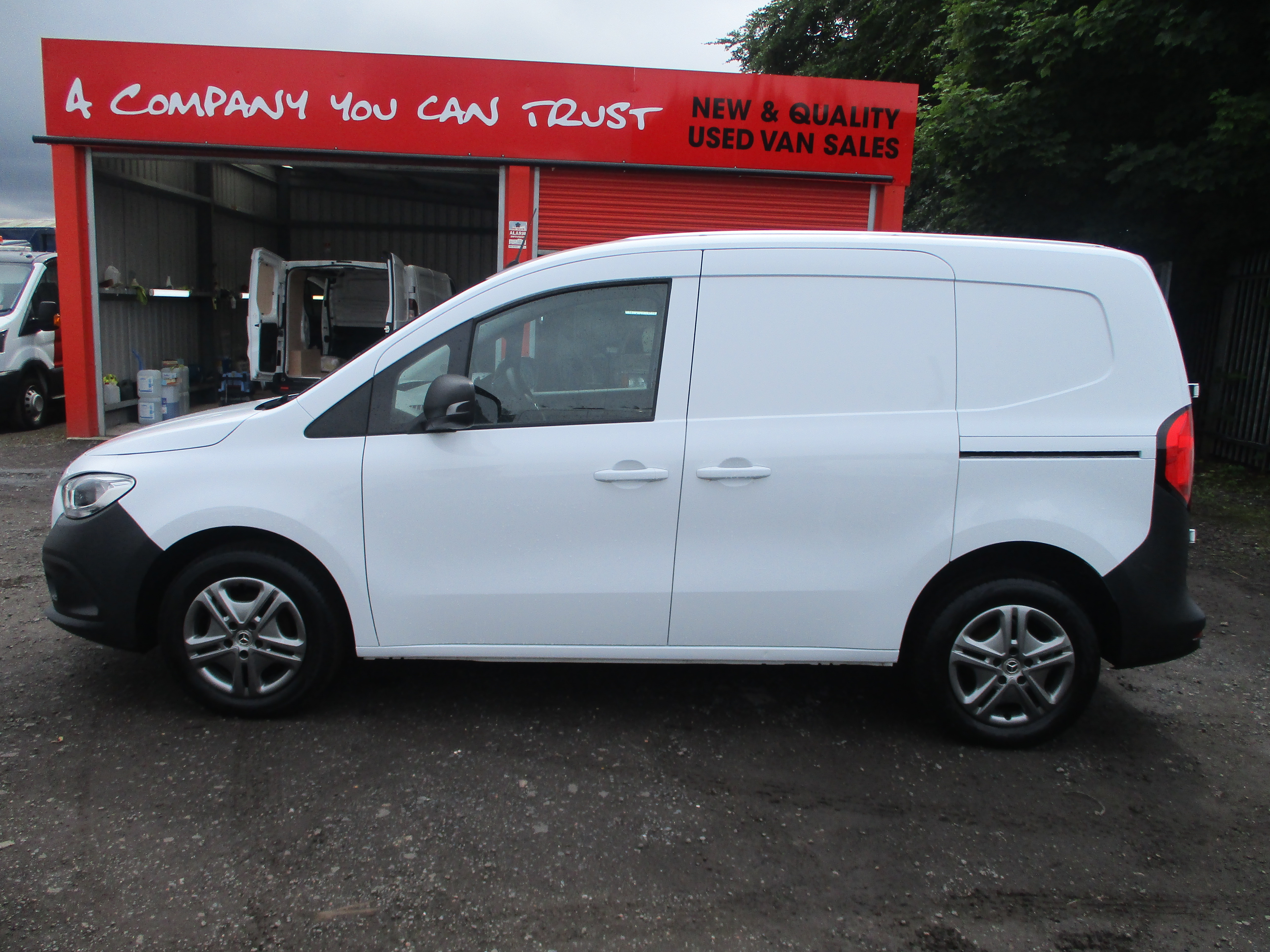 Mercedes Benz Citan L1 110CDi Progressive Van (NICE SPEC Including Air Con, Rear Camera, Parking Sensors & More...)