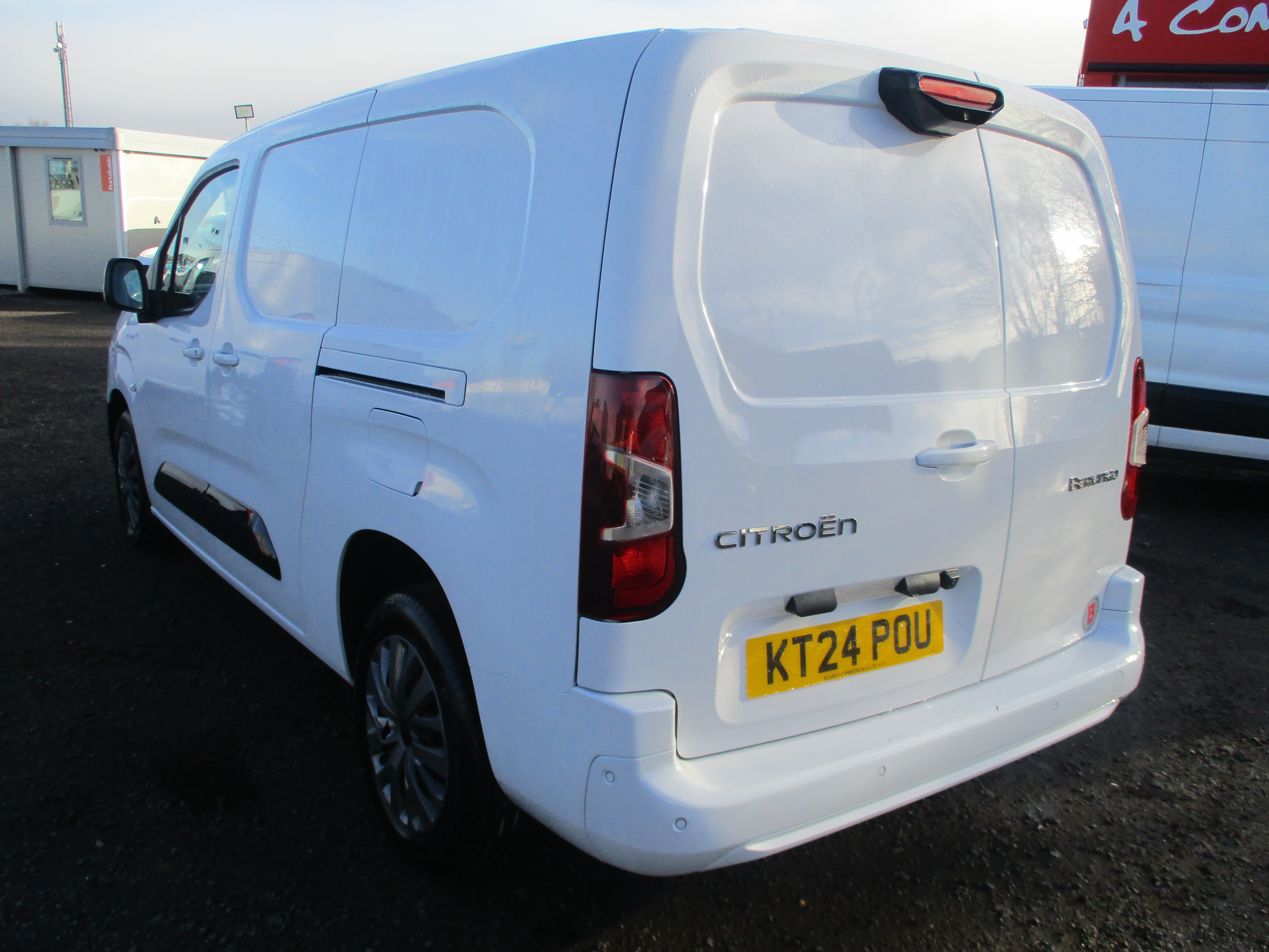 Citroen Berlingo XL ( LWB ) 1.5 Blue HDi 100PS Driver Van (Good size small Van like new)