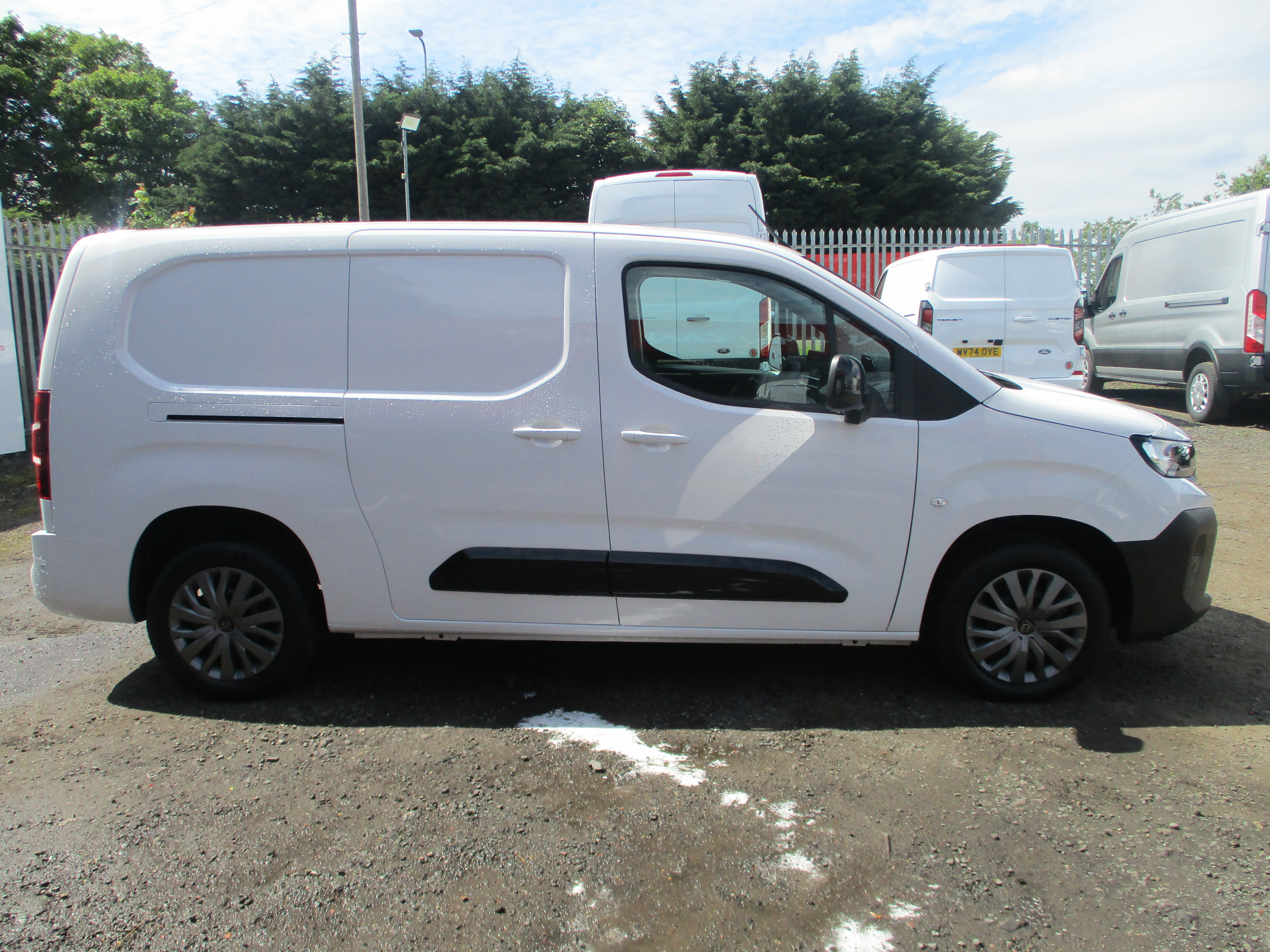 Peugeot Partner L2 (LWB) 1.5 BlueHDi 100PS Asphalt (ONLY 11,300 MILES FROM NEW)
