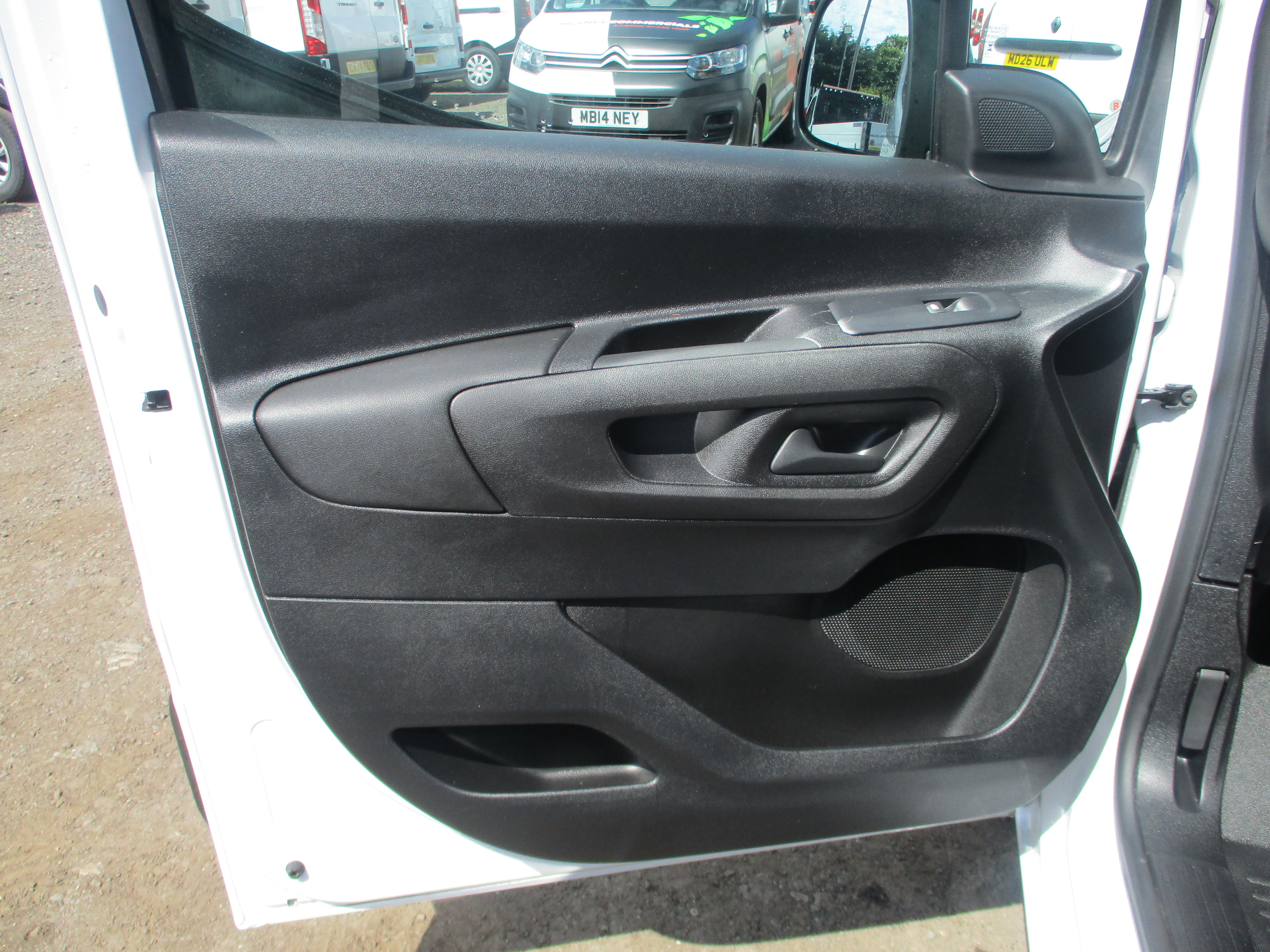 Peugeot Partner L2 (LWB) 1.5 BlueHDi 100PS Asphalt (ONLY 11,300 MILES FROM NEW)