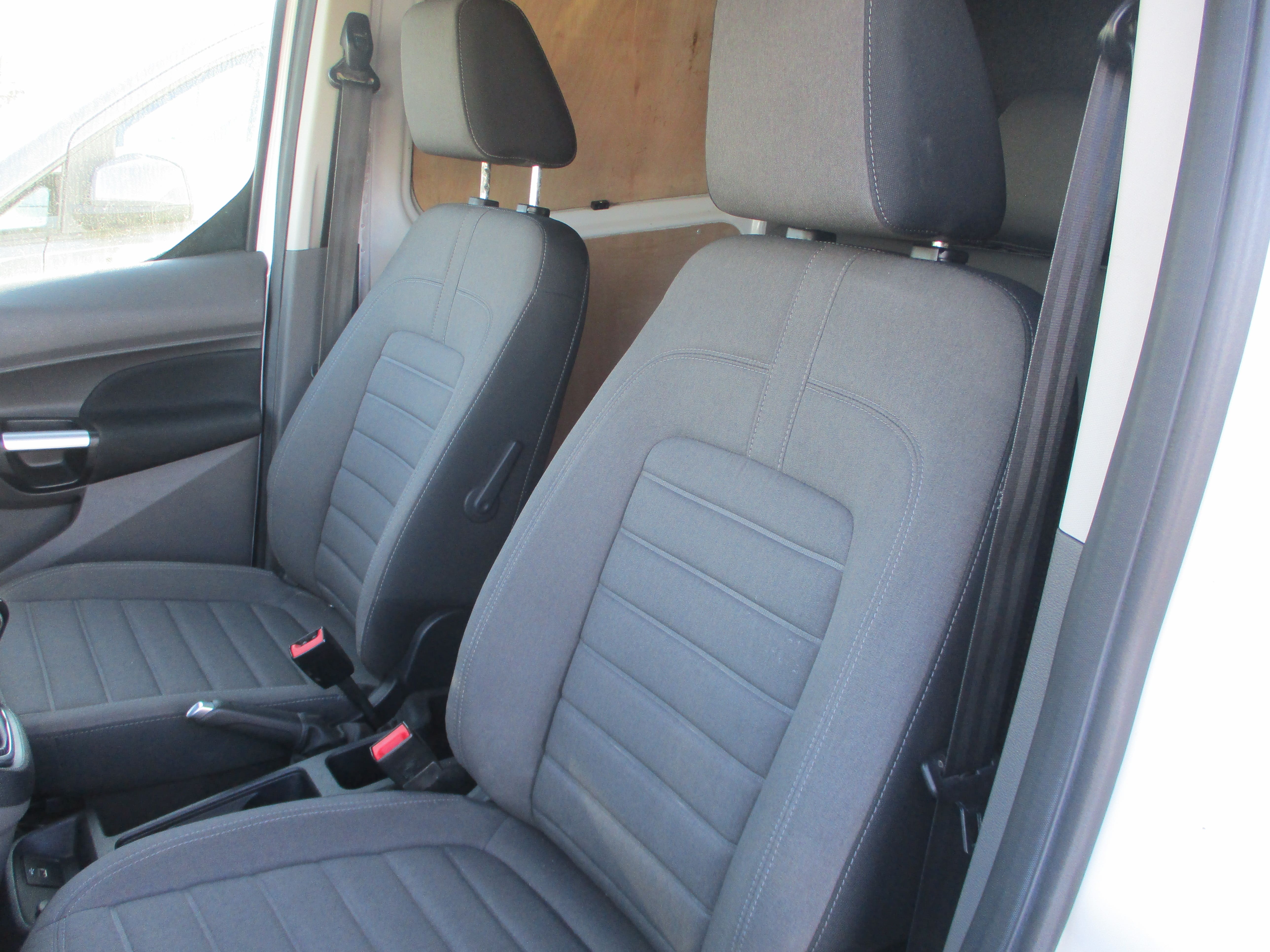 Ford Connect 240 L2 1.5 EcoBlue 120PS Limited 5 Seat CREWVAN ( REDUCED !!! )