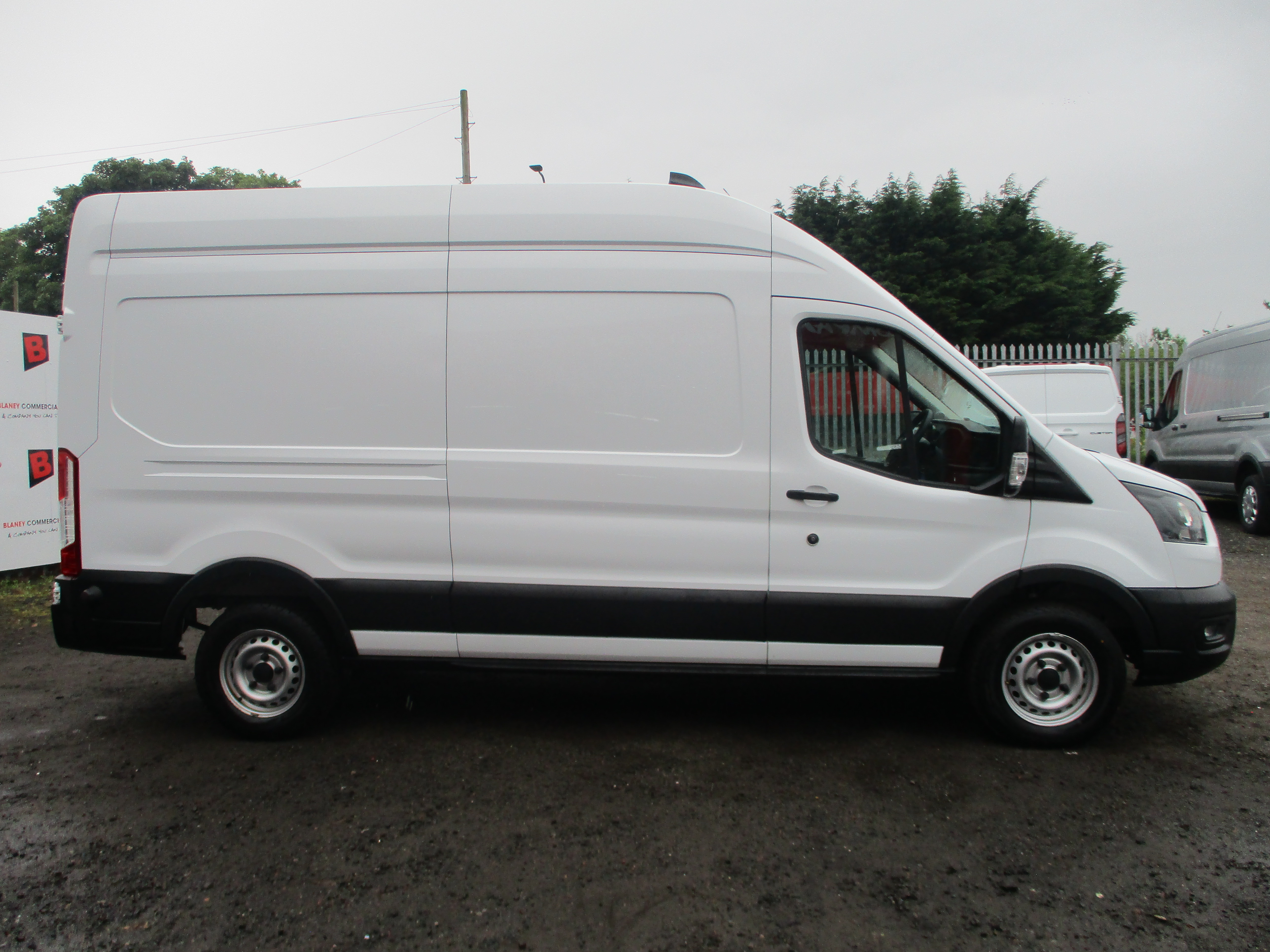 Ford Transit 350 L3H3 2.0 EcoBlue LWB Hi Top 130PS Leader Van (STILL UNDER FORD WARRANTY)