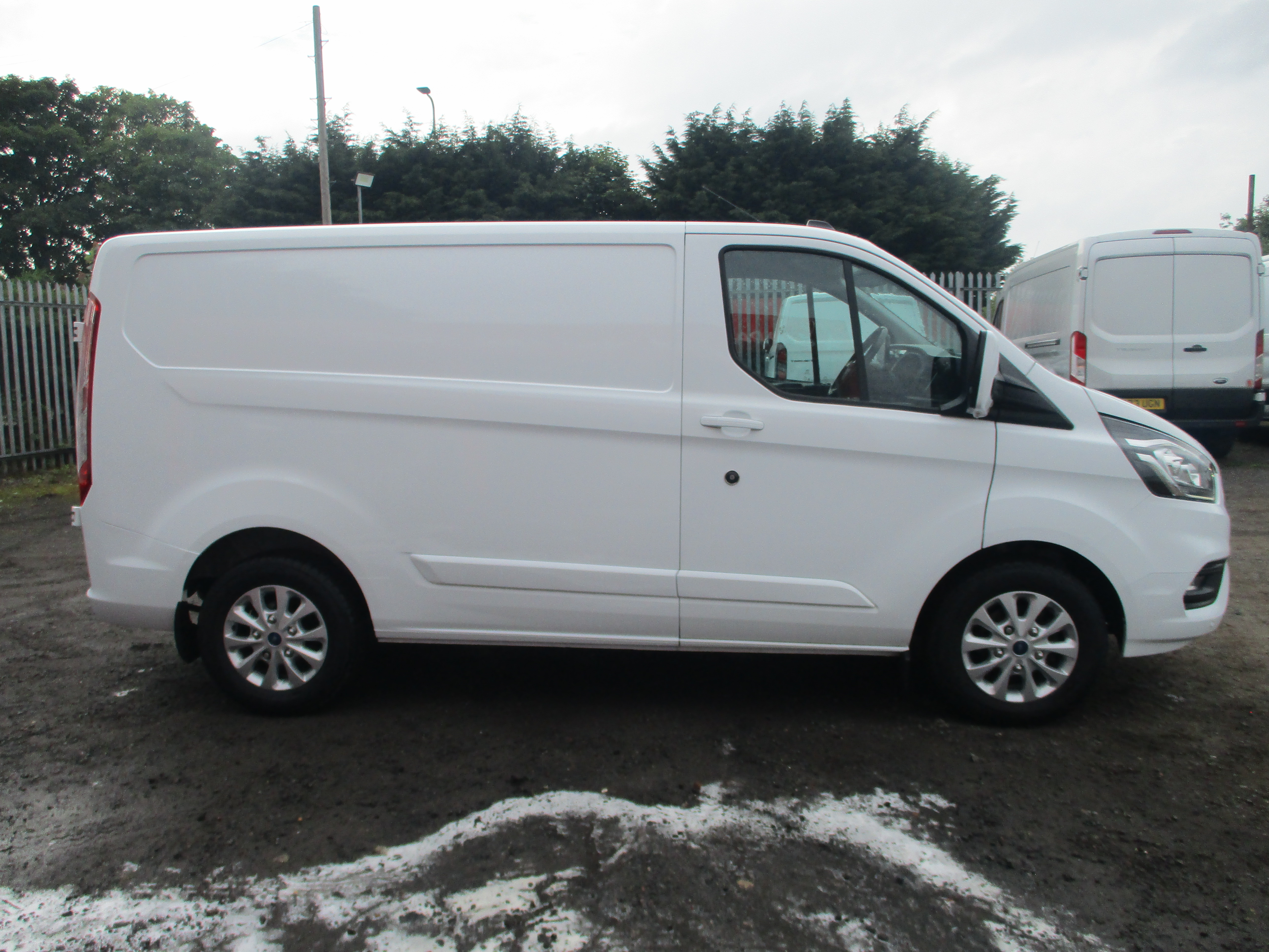 Ford Custom 300 L1H1 2.0 EcoBlue 130PS Limited Van (ONE OWNER FROM NEW)