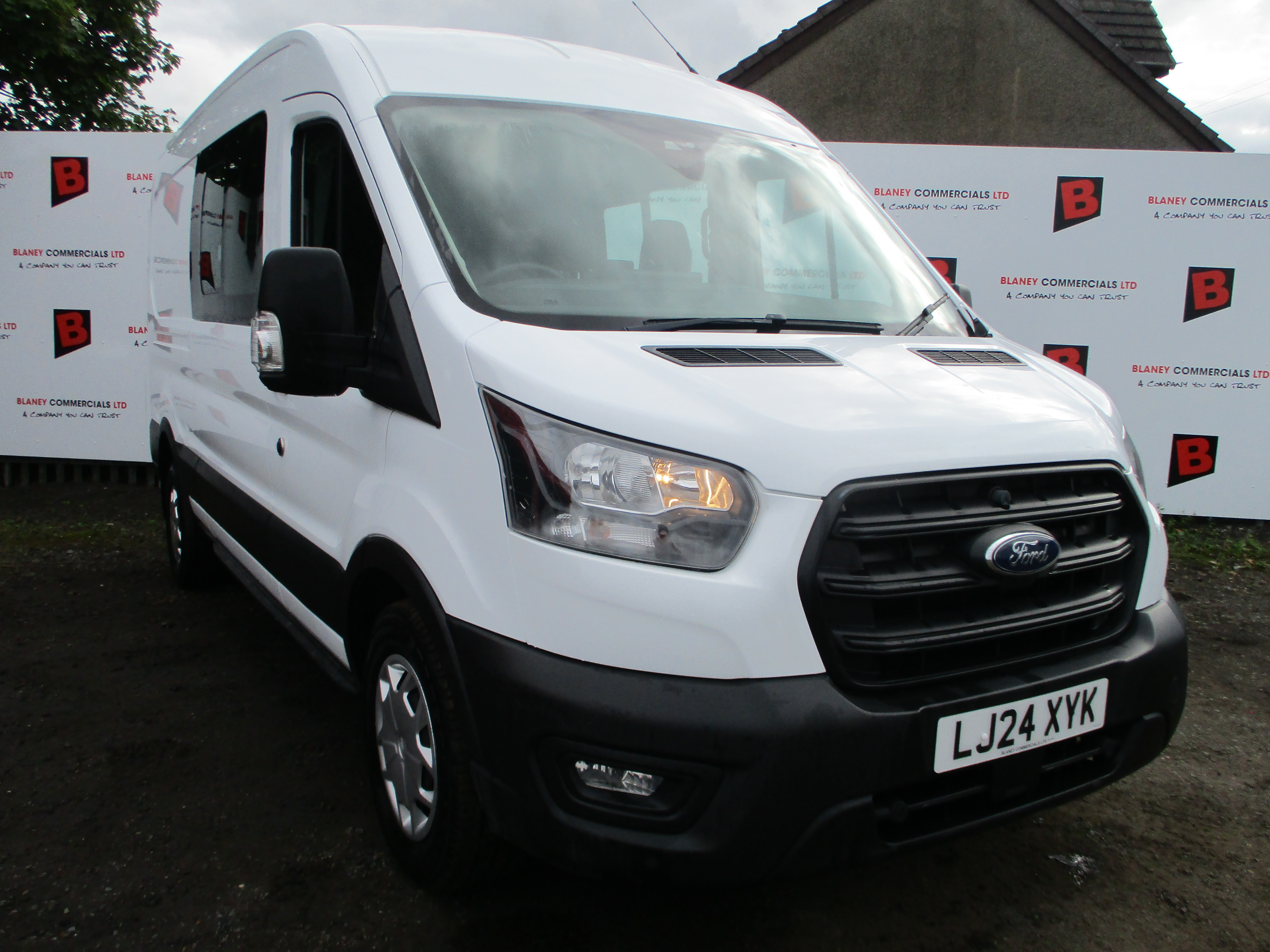 Ford Transit 350 L3H2 2.0 EcoBlue 130PS Trend DCIV (6 Seater Factory Crewvan) Stunning Van with AIR CON
