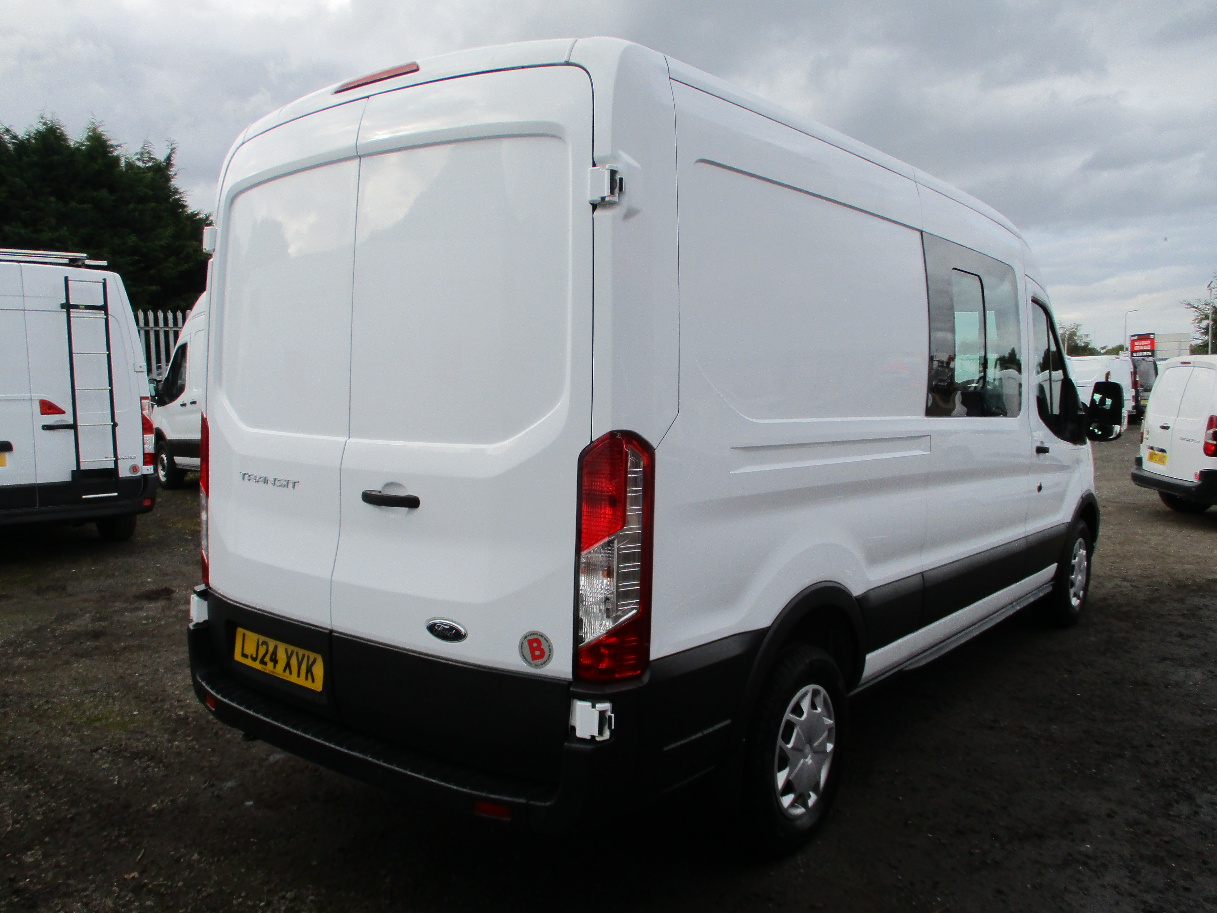 Ford Transit 350 L3H2 2.0 EcoBlue 130PS Trend DCIV (6 Seater Factory Crewvan) Stunning Van with AIR CON