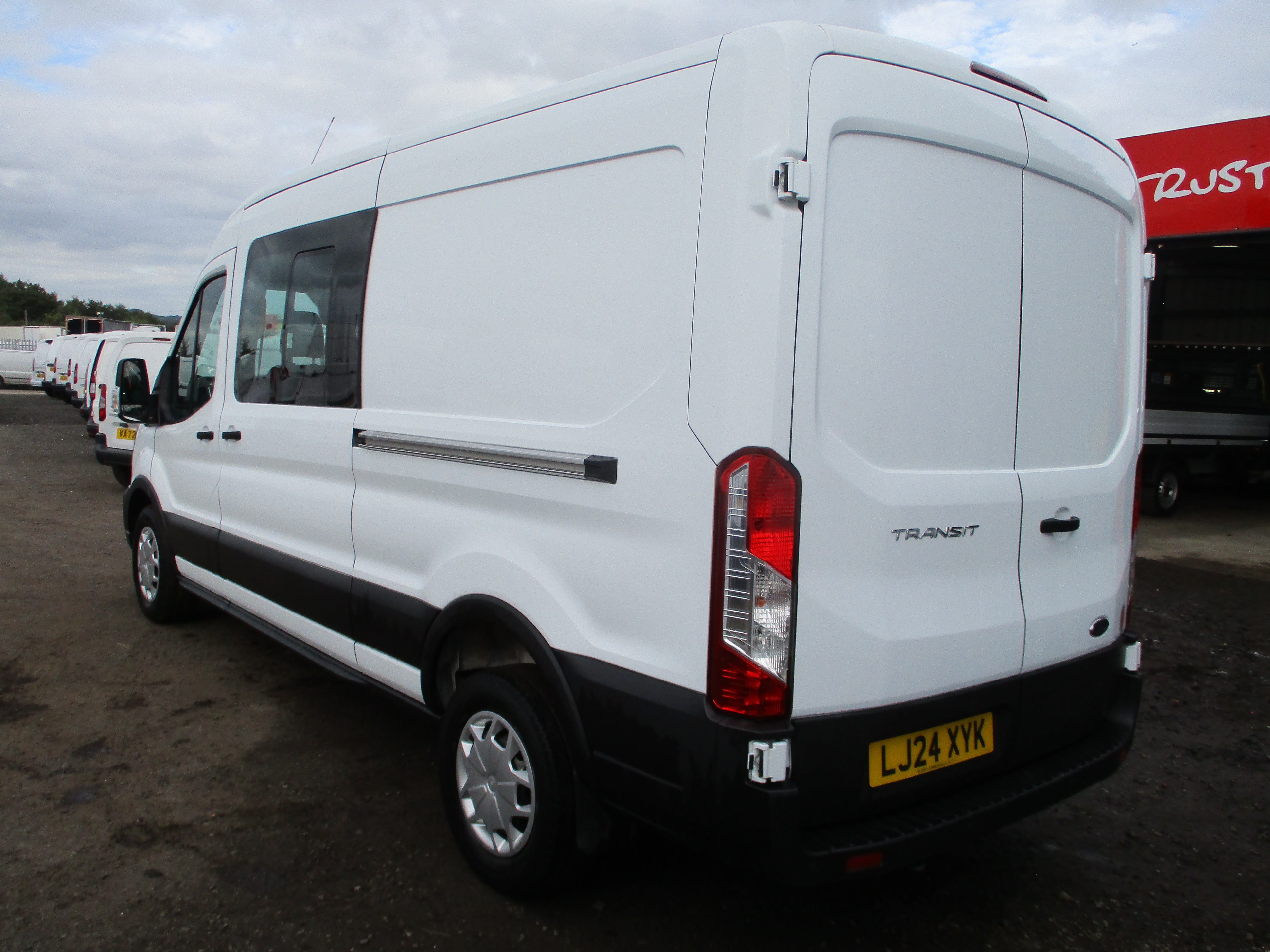 Ford Transit 350 L3H2 2.0 EcoBlue 130PS Trend DCIV (6 Seater Factory Crewvan) Stunning Van with AIR CON