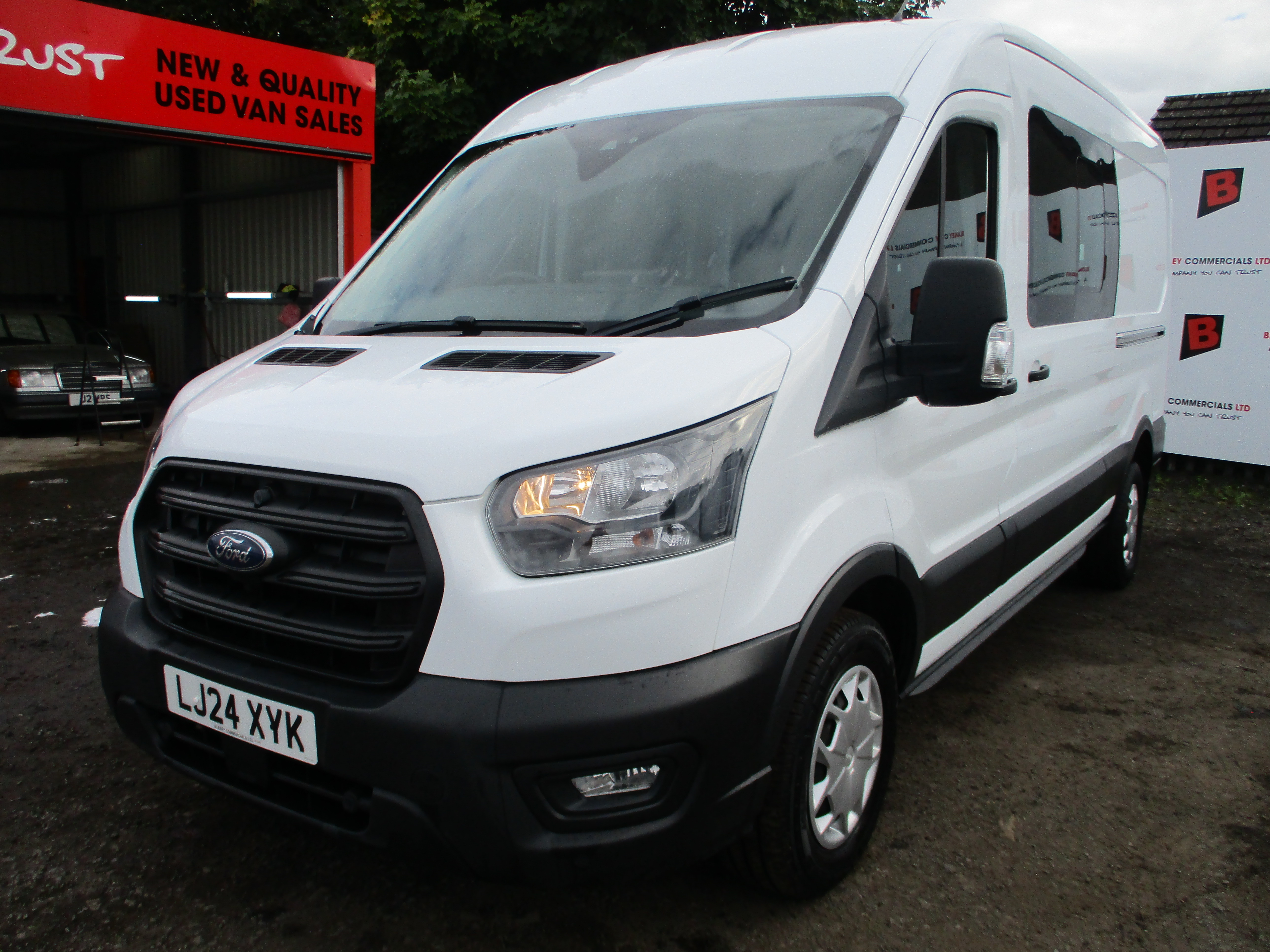 Ford Transit 350 L3H2 2.0 EcoBlue 130PS Trend DCIV (6 Seater Factory Crewvan) Stunning Van with AIR CON