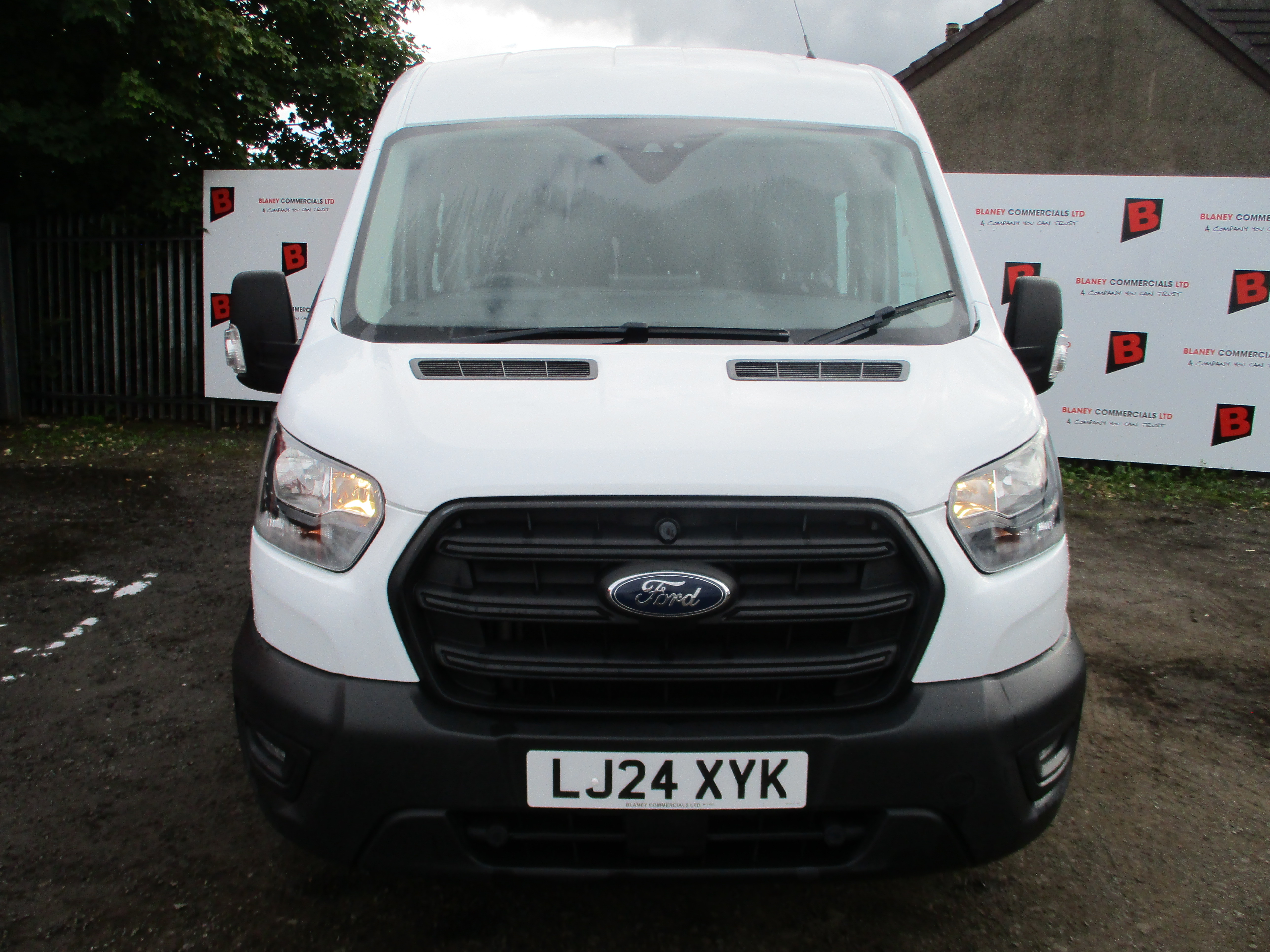 Ford Transit 350 L3H2 2.0 EcoBlue 130PS Trend DCIV (6 Seater Factory Crewvan) Stunning Van with AIR CON