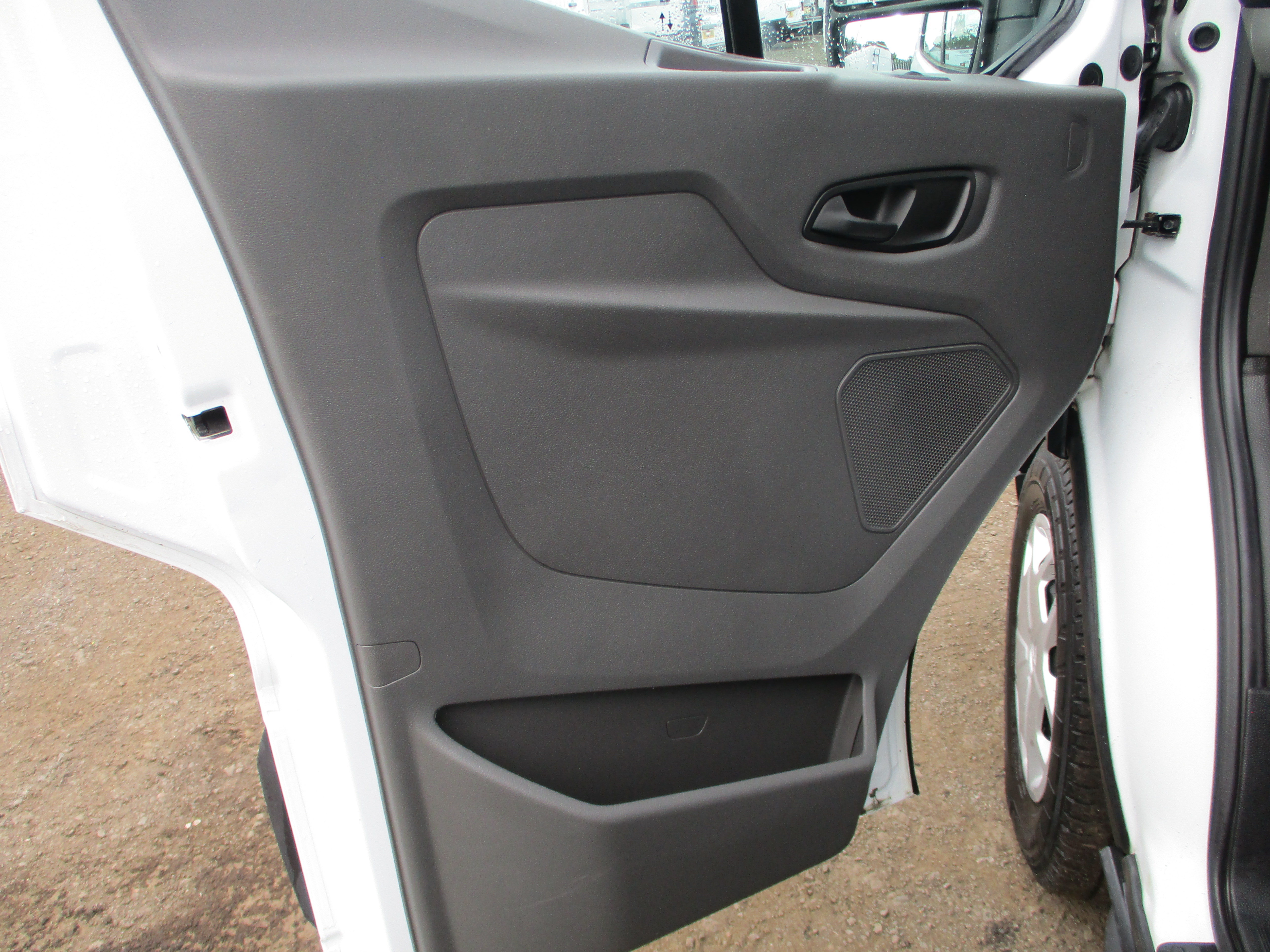 Ford Transit 350 L3H2 2.0 EcoBlue 130PS Trend DCIV (6 Seater Factory Crewvan) Stunning Van with AIR CON