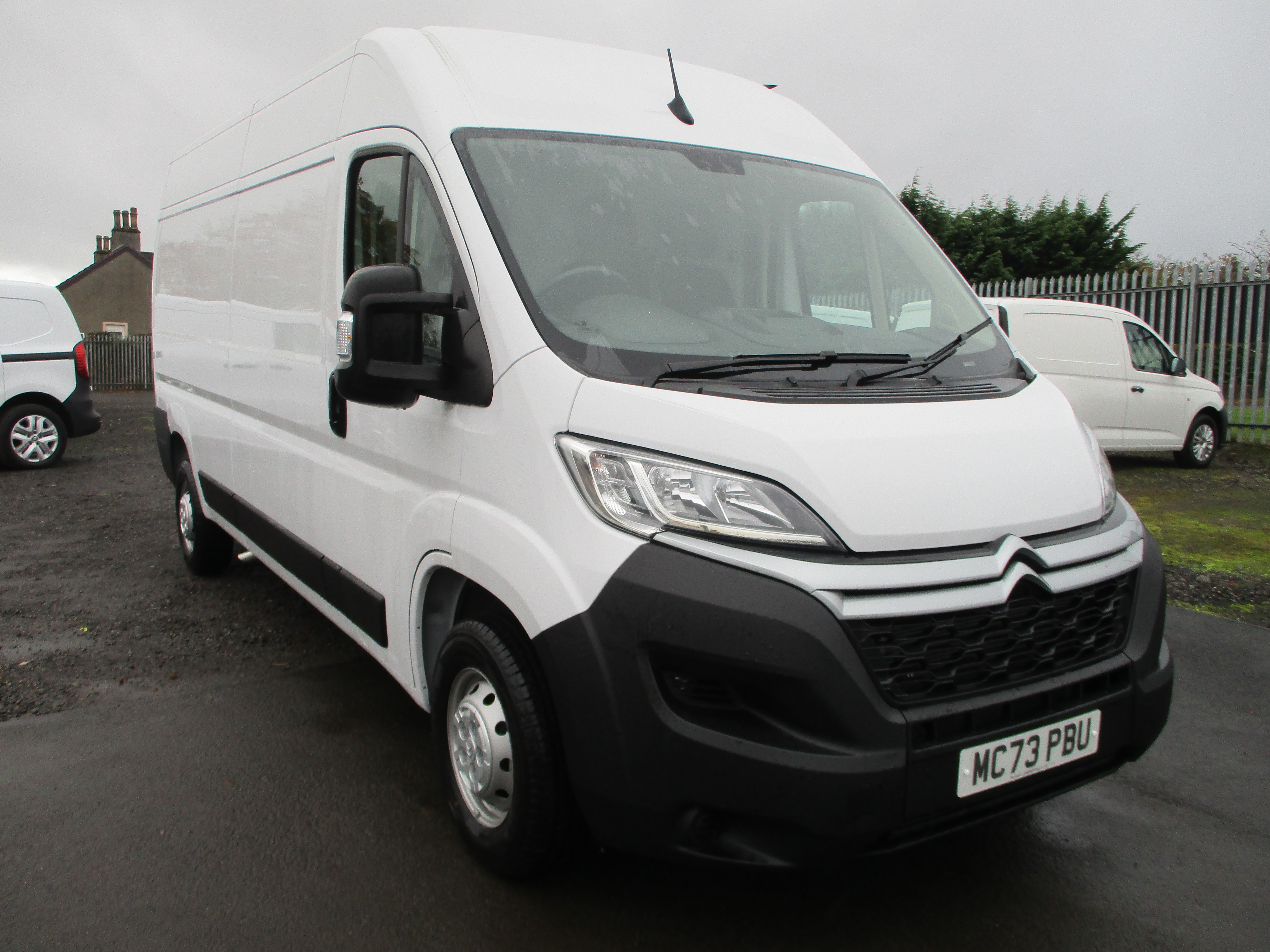 Citreon Relay 35 2.2 BlueHDi 140PS L3H2 LWB Medium Roof Enterprise Edition  (Pre Reg Van with Delivery Miles)