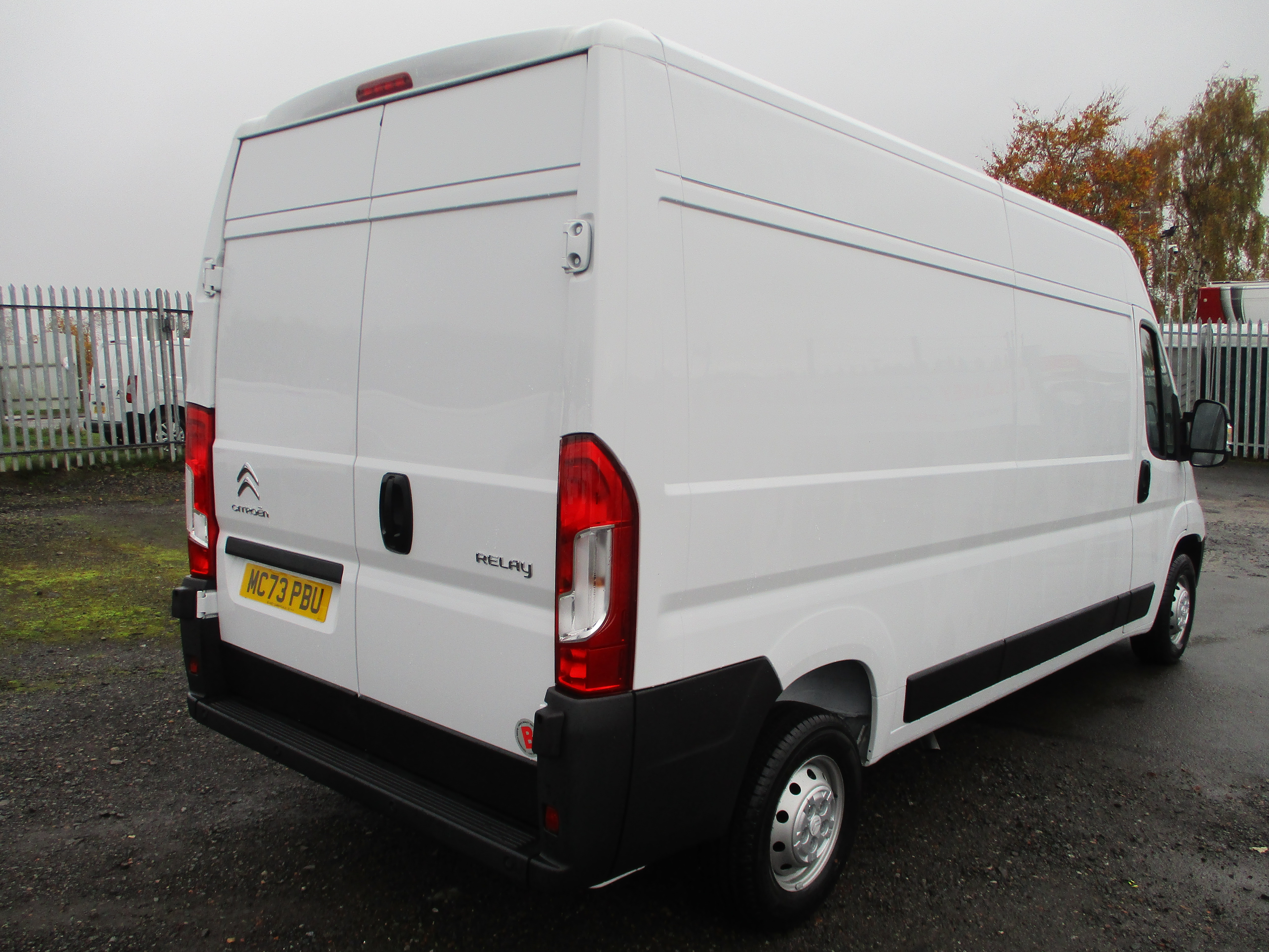 Citreon Relay 35 2.2 BlueHDi 140PS L3H2 LWB Medium Roof Enterprise Edition  (Pre Reg Van with Delivery Miles)