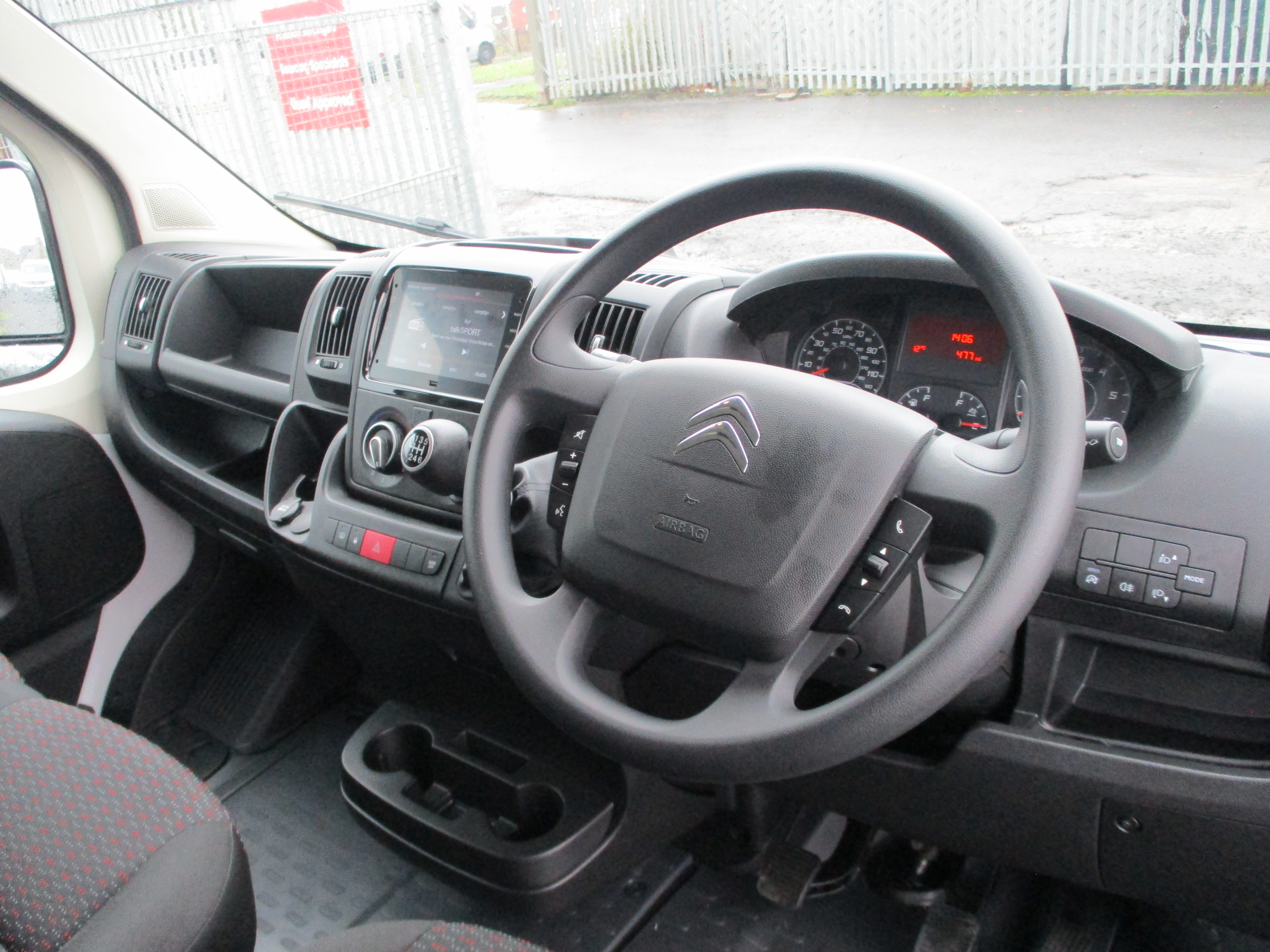 Citreon Relay 35 2.2 BlueHDi 140PS L3H2 LWB Medium Roof Enterprise Edition  (Pre Reg Van with Delivery Miles)