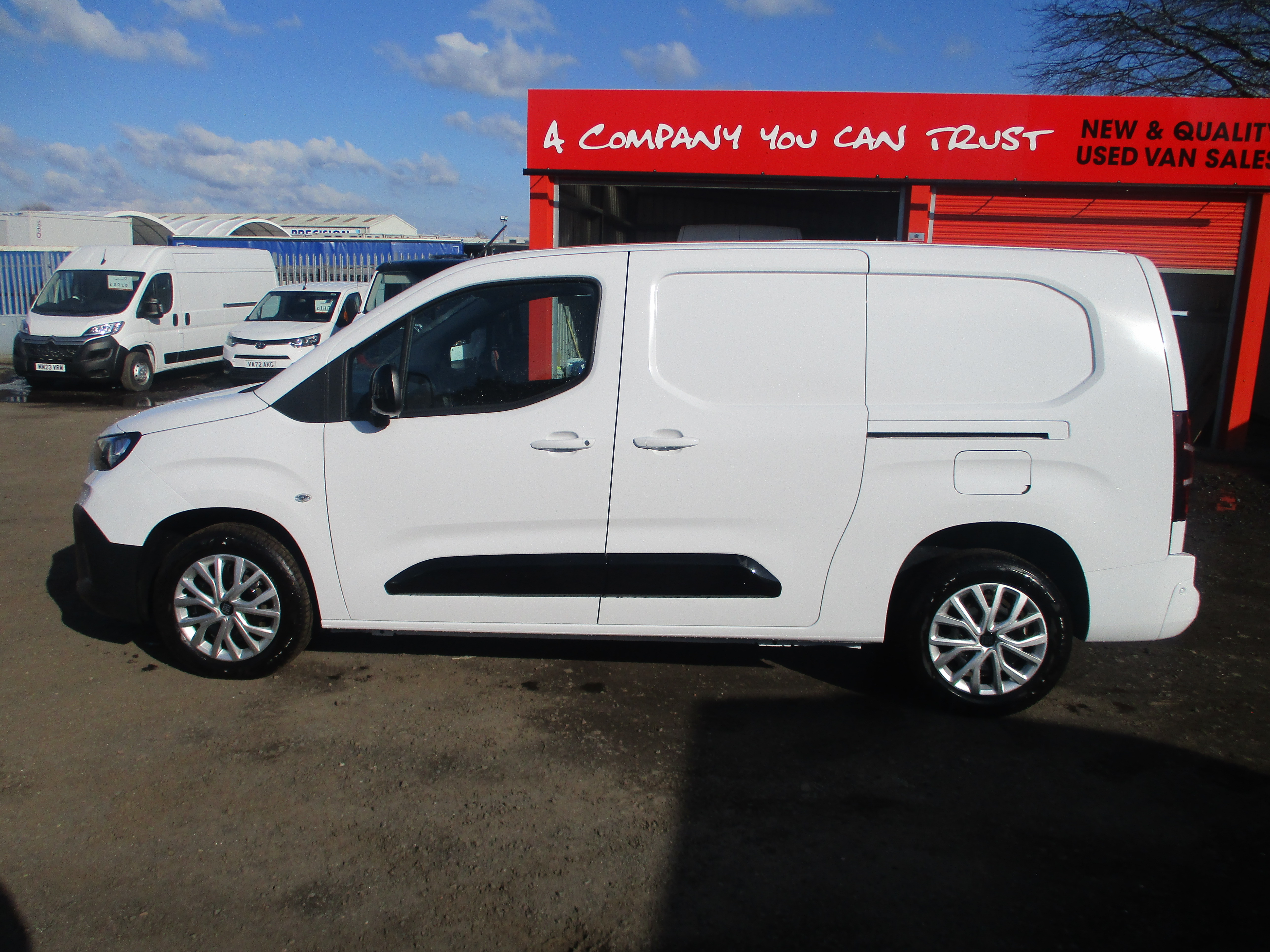FIAT Doblo L2 (LWB) 1.5 Multijet 100PS PRIMO Van, BIG spec (COVERED ONLY 3,000 MILES)