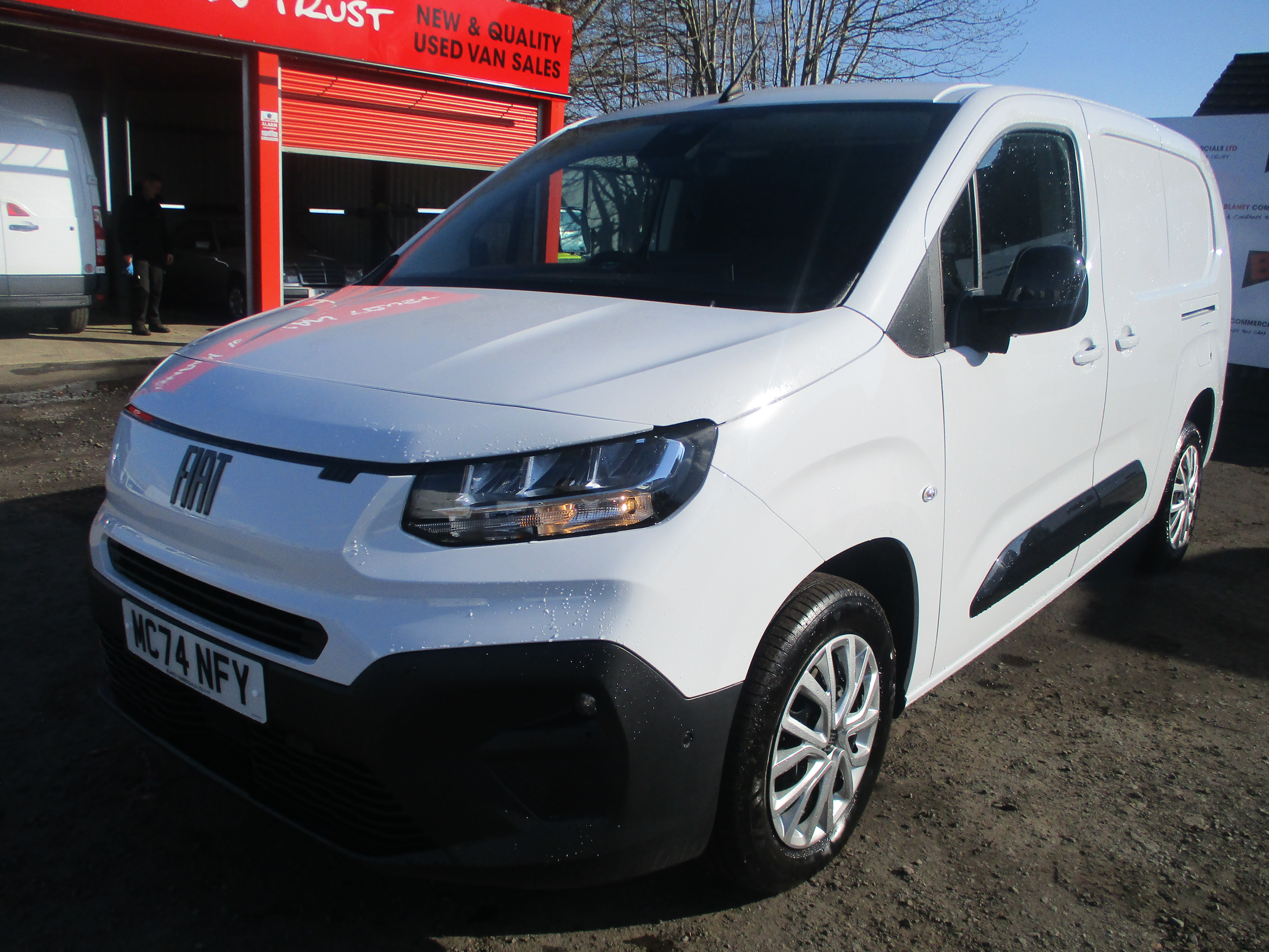 FIAT Doblo L2 (LWB) 1.5 Multijet 100PS PRIMO Van, BIG spec (COVERED ONLY 3,000 MILES)